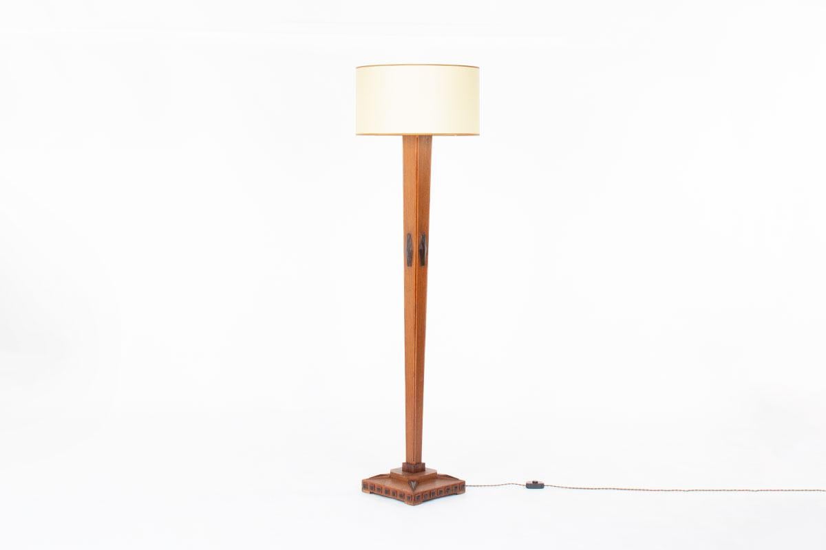 Floor lamp from the 30s in France
Art deco design
Structure with base and feet in rosewood with Macassar ebony inlays
Beige paper lampshade with brown border, made to measure
