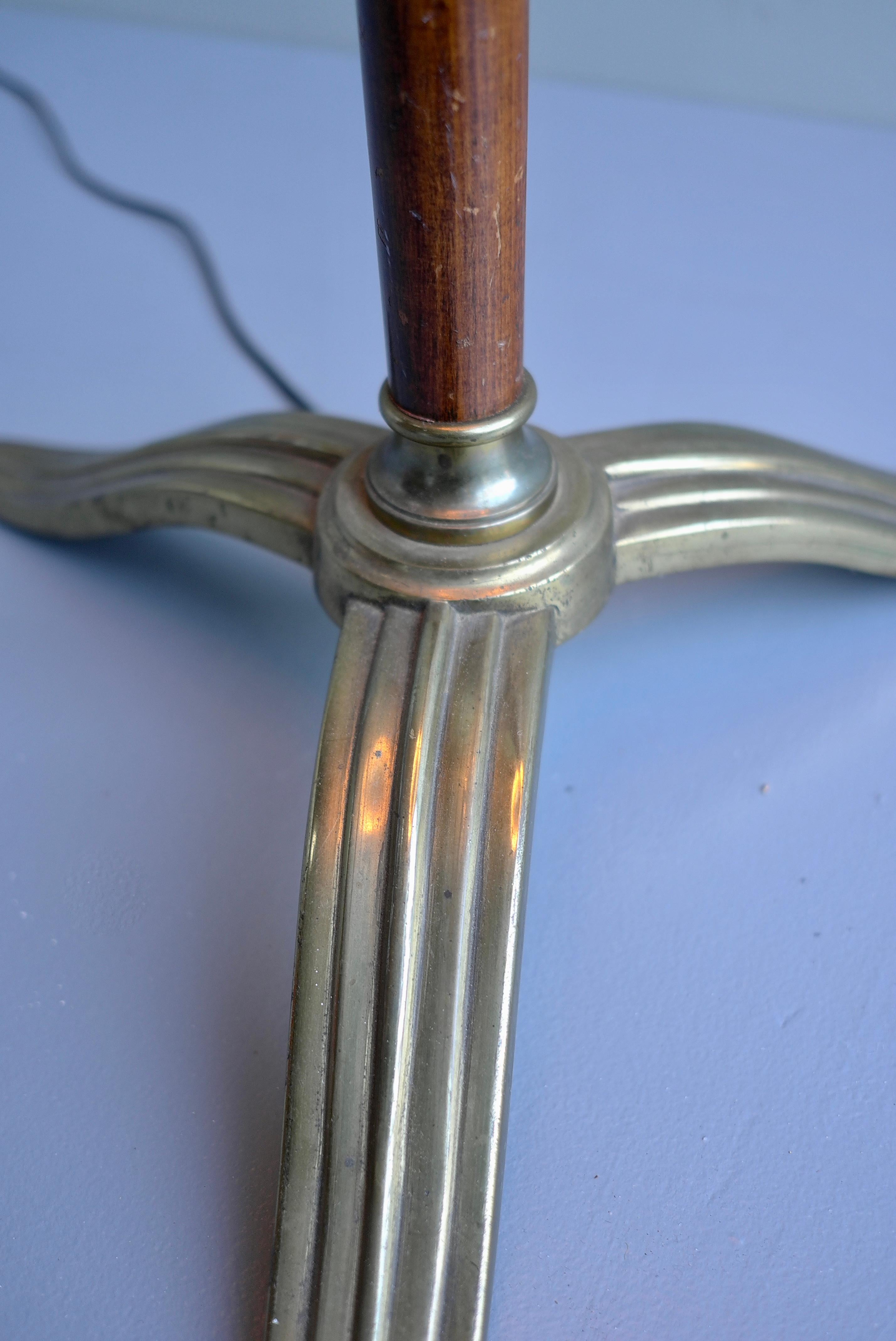 Art Deco Floor Lamp in Walnut Wood, with Fine Brass Details, France 1930's For Sale 3