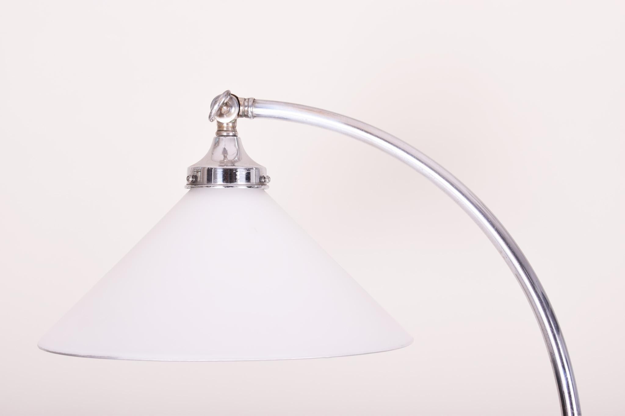 Art Deco Floor Lamp, Made in 1930s Czechia, Original Chrome In Excellent Condition For Sale In Horomerice, CZ