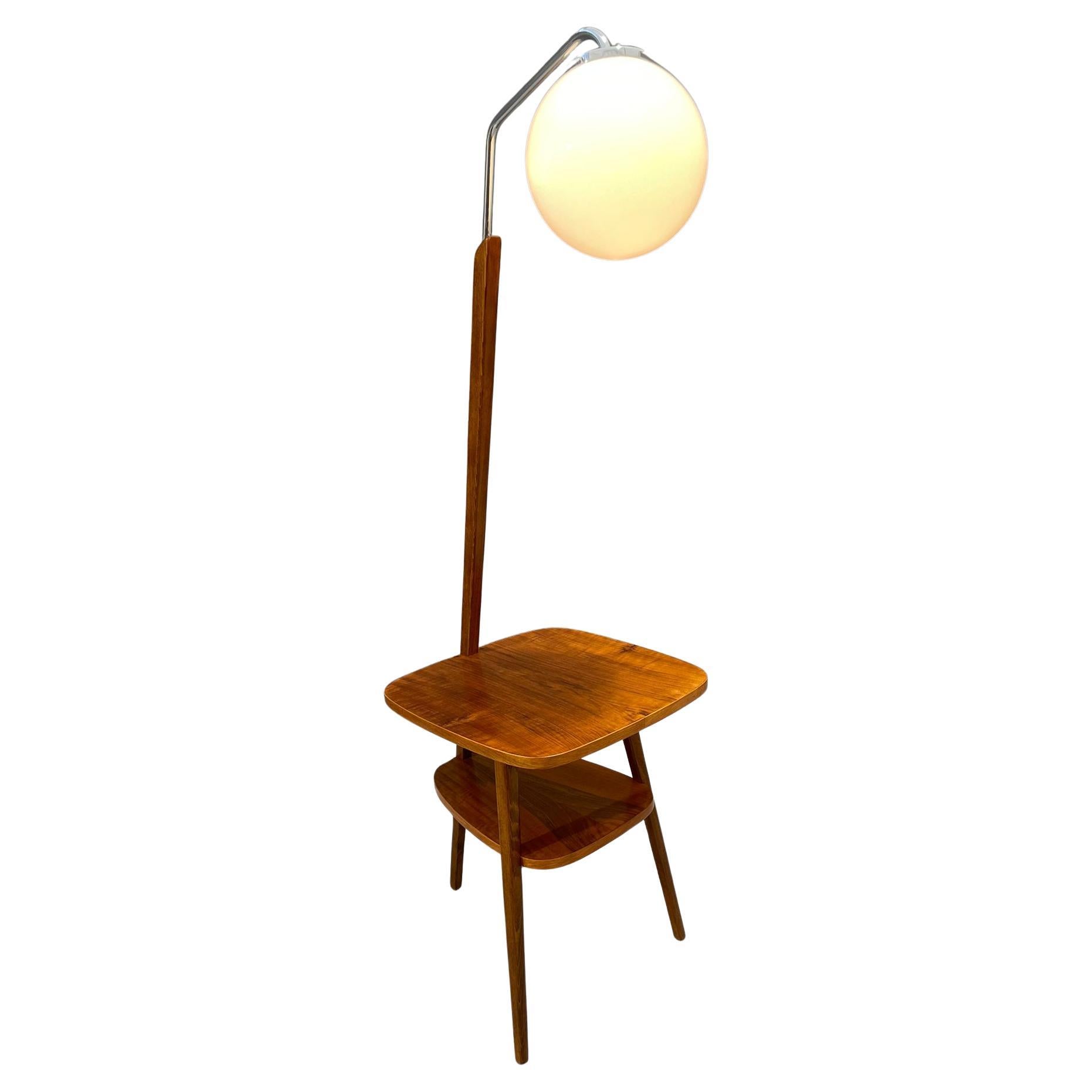 Lampada da terra Art Deco con vetro di latte e tavolino, Thonet, anni '50 - Cecoslovacchia