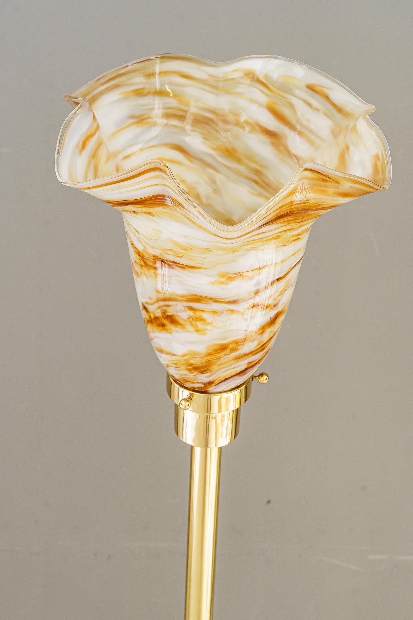 Art deco Lámpara de pie con pantalla de cristal original art deco viena hacia 1920 en Bueno estado para la venta en Wien, AT