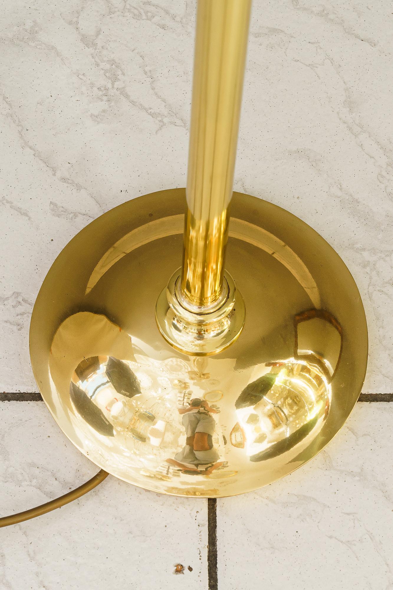 Art deco Lámpara de pie con pantalla de cristal original art deco viena hacia 1920 en venta 1