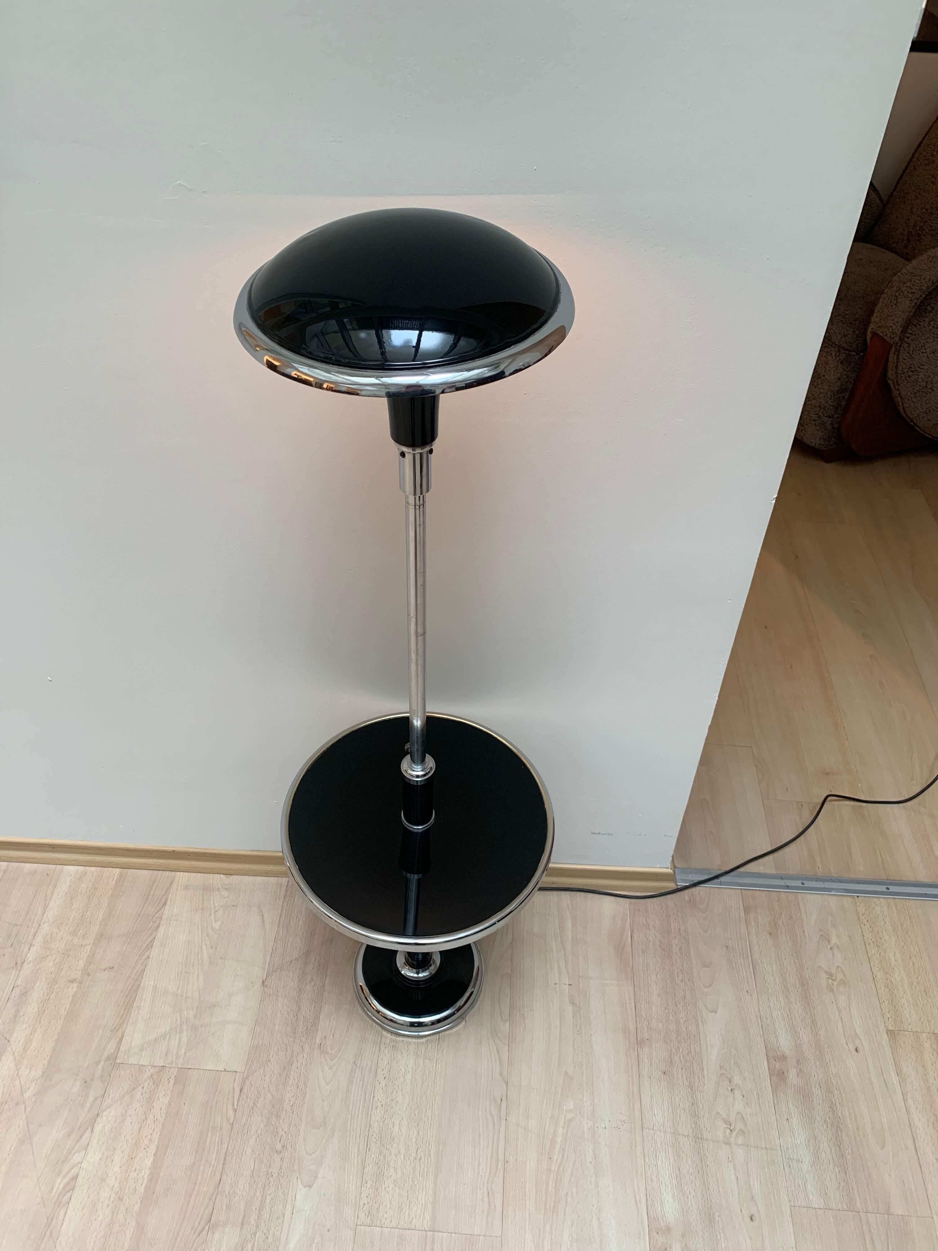 Art Deco Floor Lamp by Georges Halais, Chrome, Black Lacquer, France, circa 1930 In Good Condition In Regensburg, DE