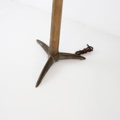 Art Deco Stehlampe. Holzdetails, ca. 1930er Jahre