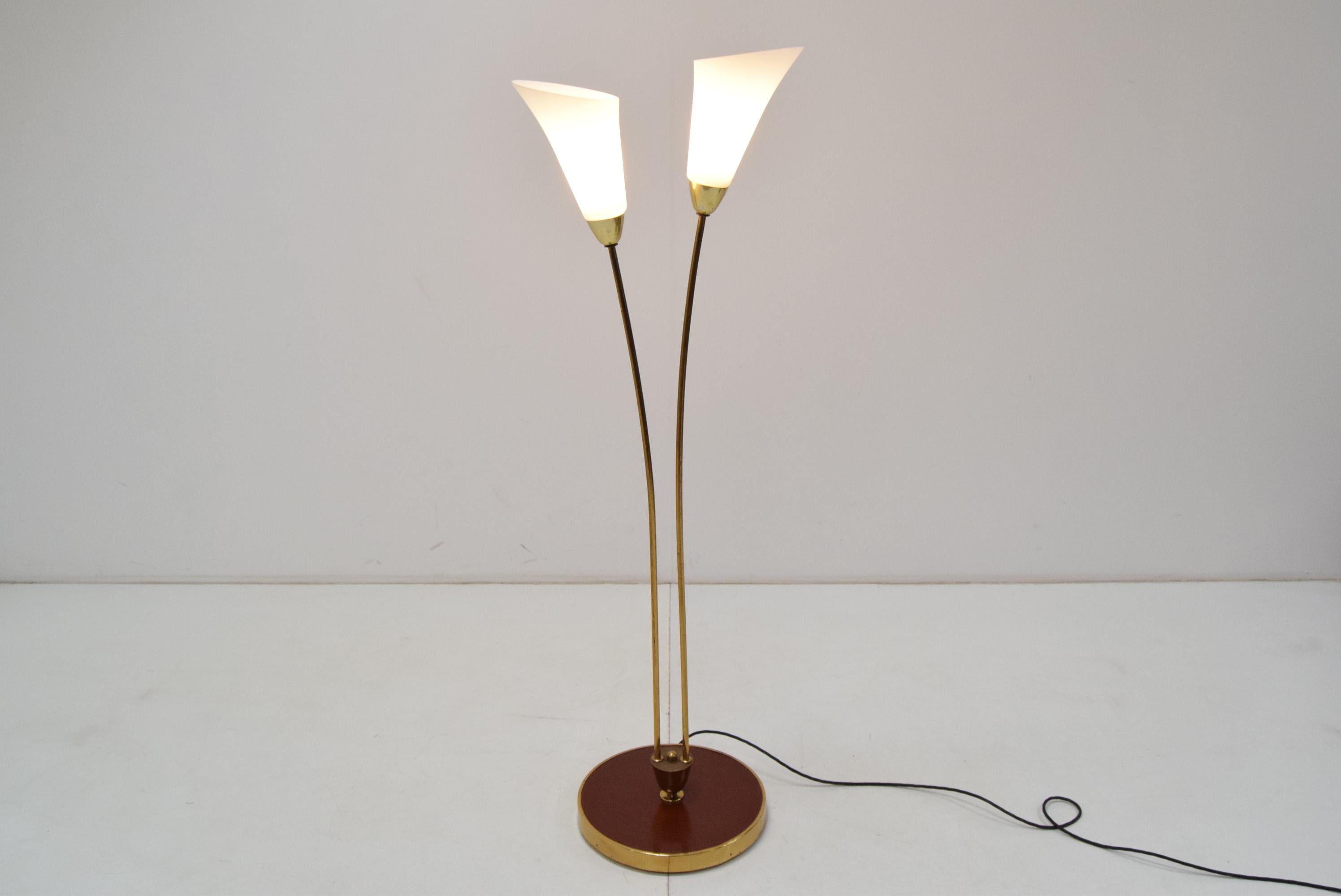 Made in Czechoslovakia
Made of Brass, Steel, Opaline Glass
Measures: Diameter of the base 40cm
2xE27 or E26 bulb
US plug adapter included
Re-polished
Fully Functional
Good Original condition with patina.