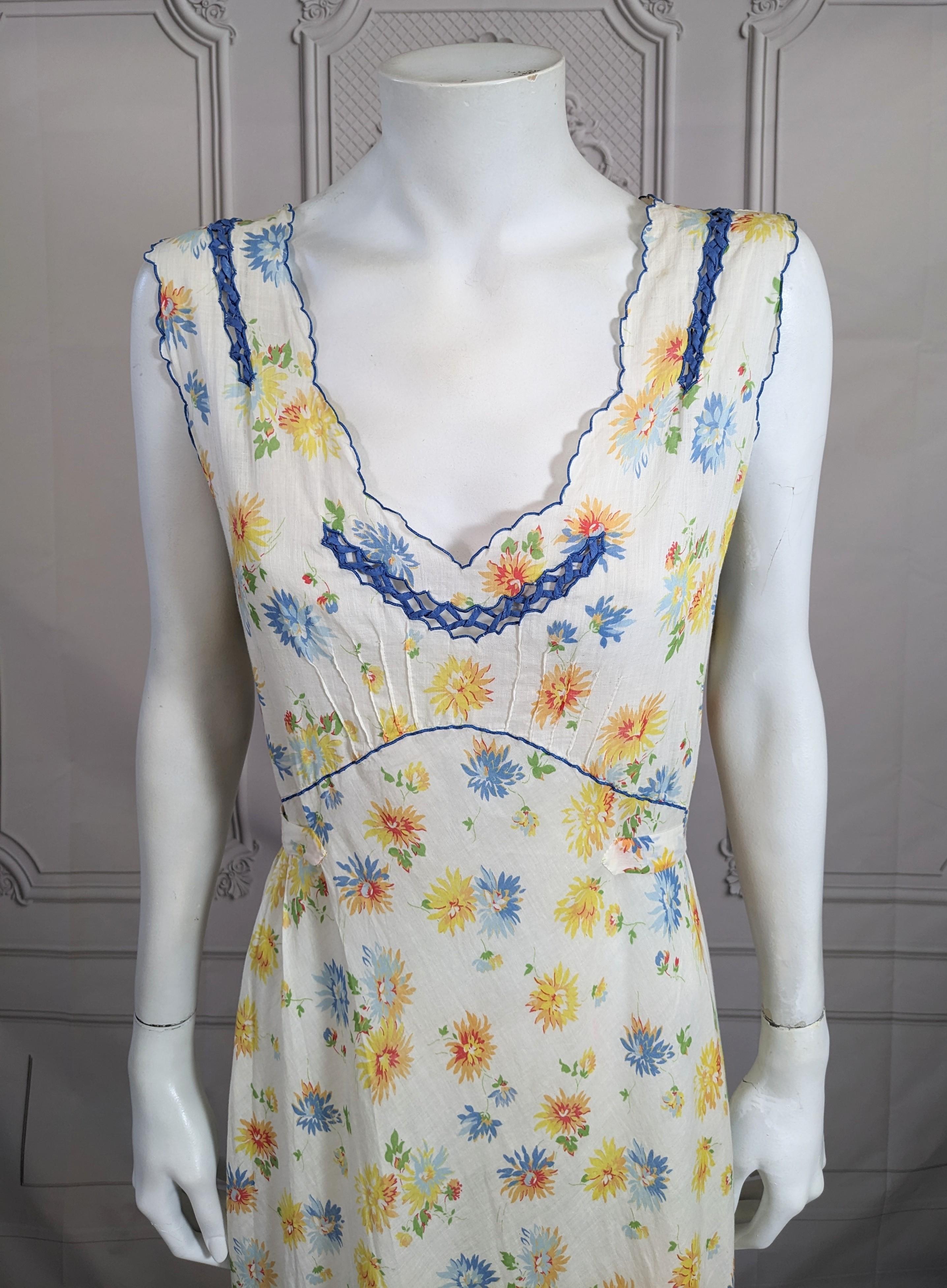 Art déco Batiste-Kleid mit Blumenmuster (Grau) im Angebot