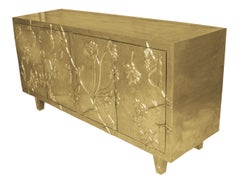 Art Deco Floral Credenza in glattem Messing - geschnitztes Metallkabinett