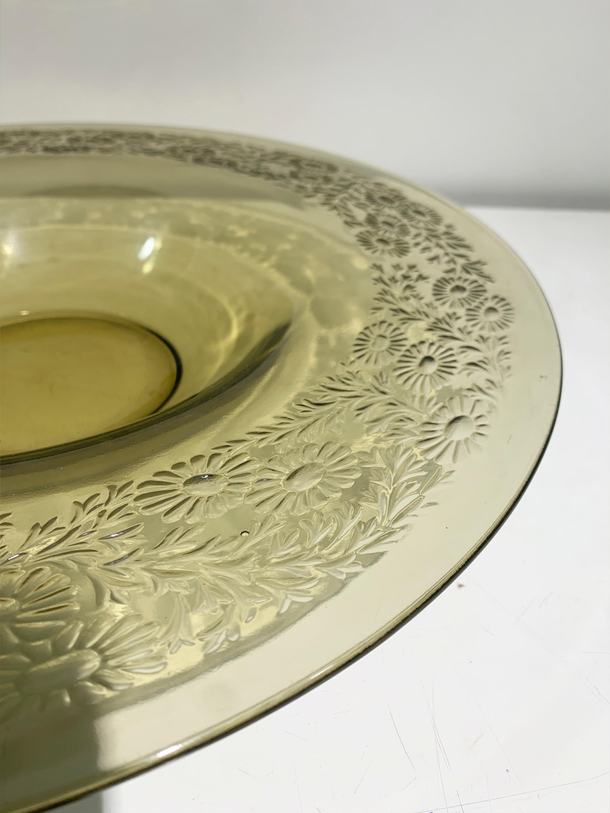 Plato de Vidrio con Motivos Florales Art Decó Firmado Verlys France Francés en venta