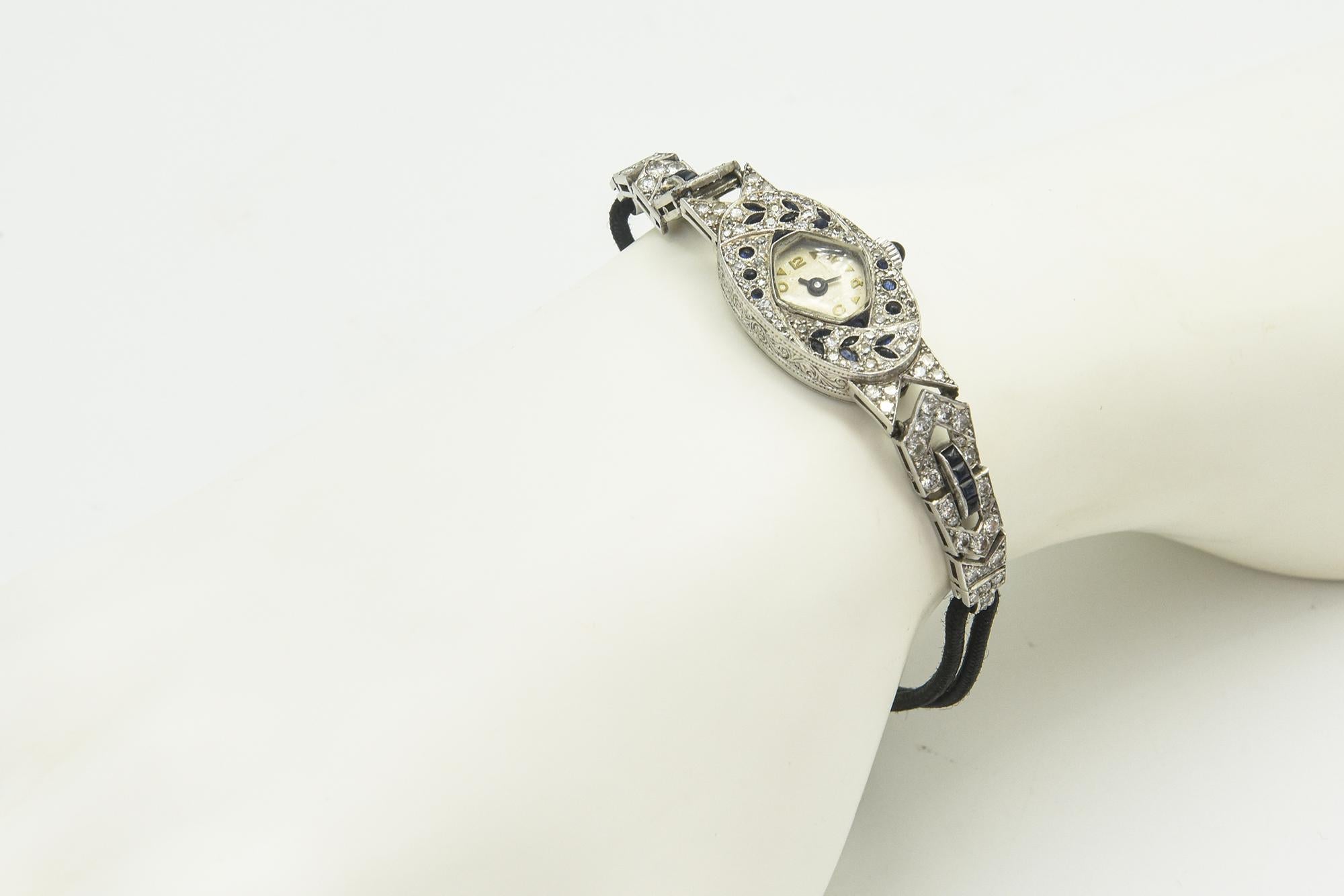 Art Deco Floral Sapphire Diamond Ladies Dress Watch en vente 5