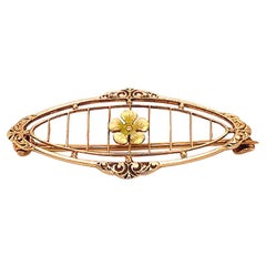 Vintage Art Deco Flower Filigree Brooch in 14 Karat Yellow Gold