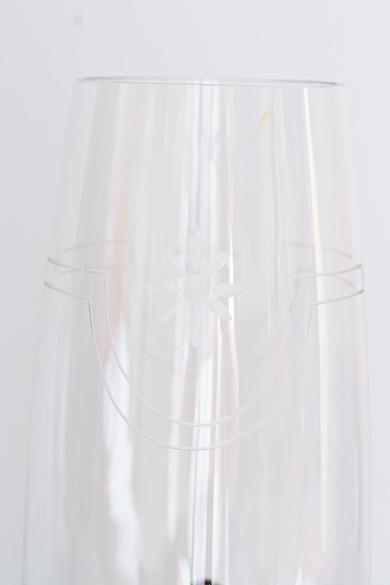 Vaso da fiori Art Deco con vetro originale intorno agli anni '20 In condizioni buone in vendita a Wien, AT