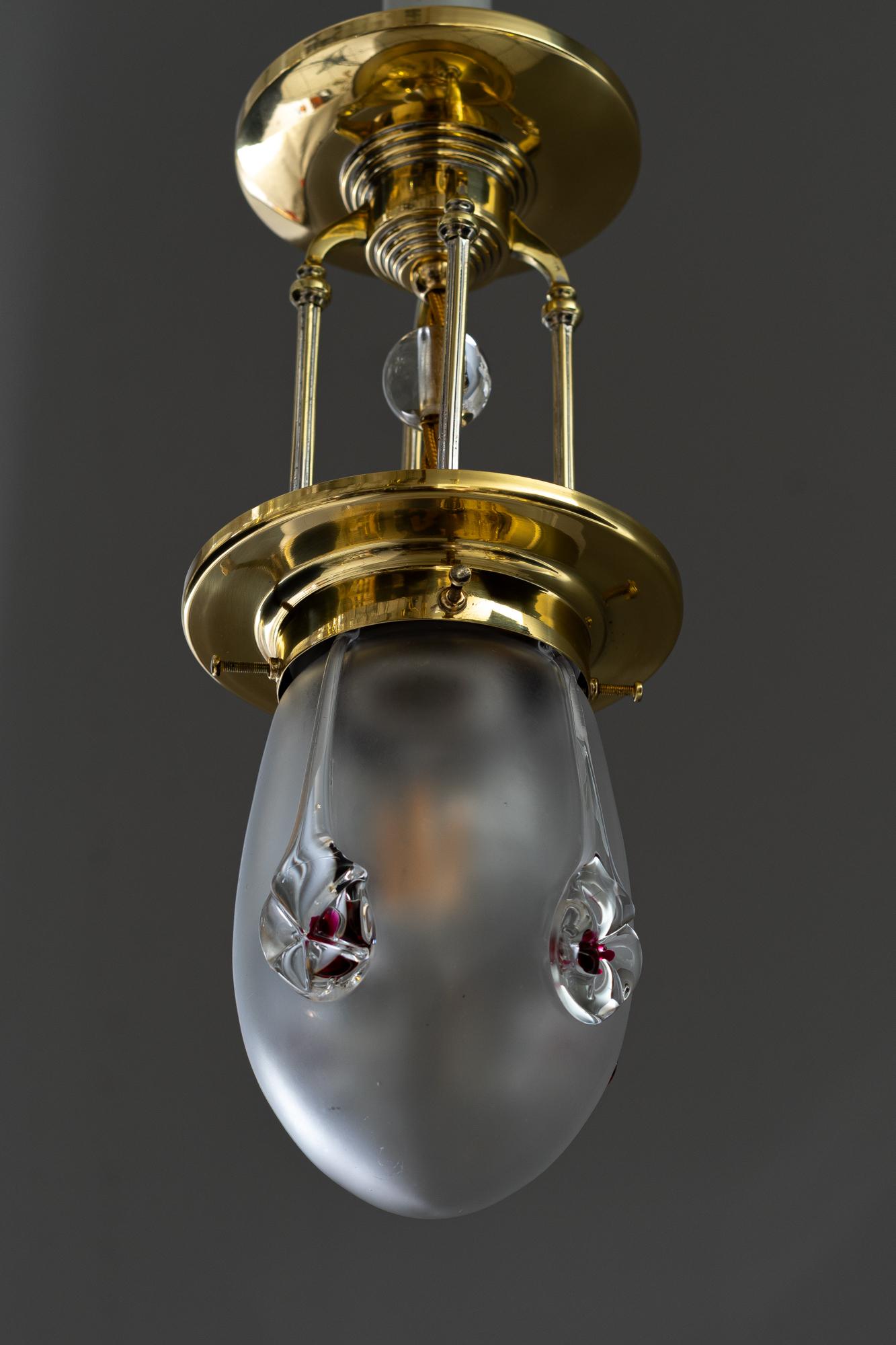 Art Decó empotrable de latón y pantalla original de cristal antiguo viena alrededor de 1920 Austríaco en venta