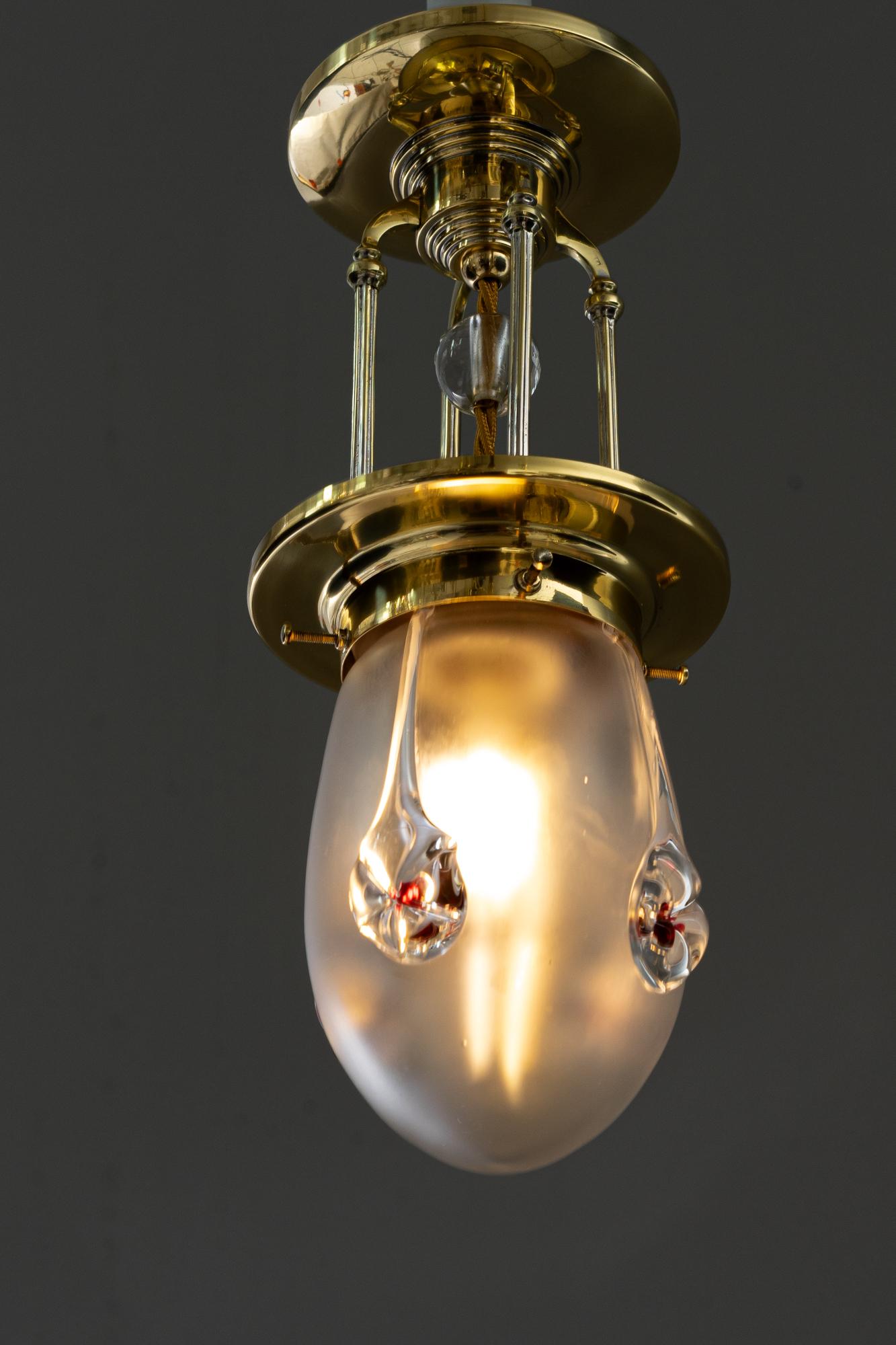 Art Decó empotrable de latón y pantalla original de cristal antiguo viena alrededor de 1920 en Bueno estado para la venta en Wien, AT