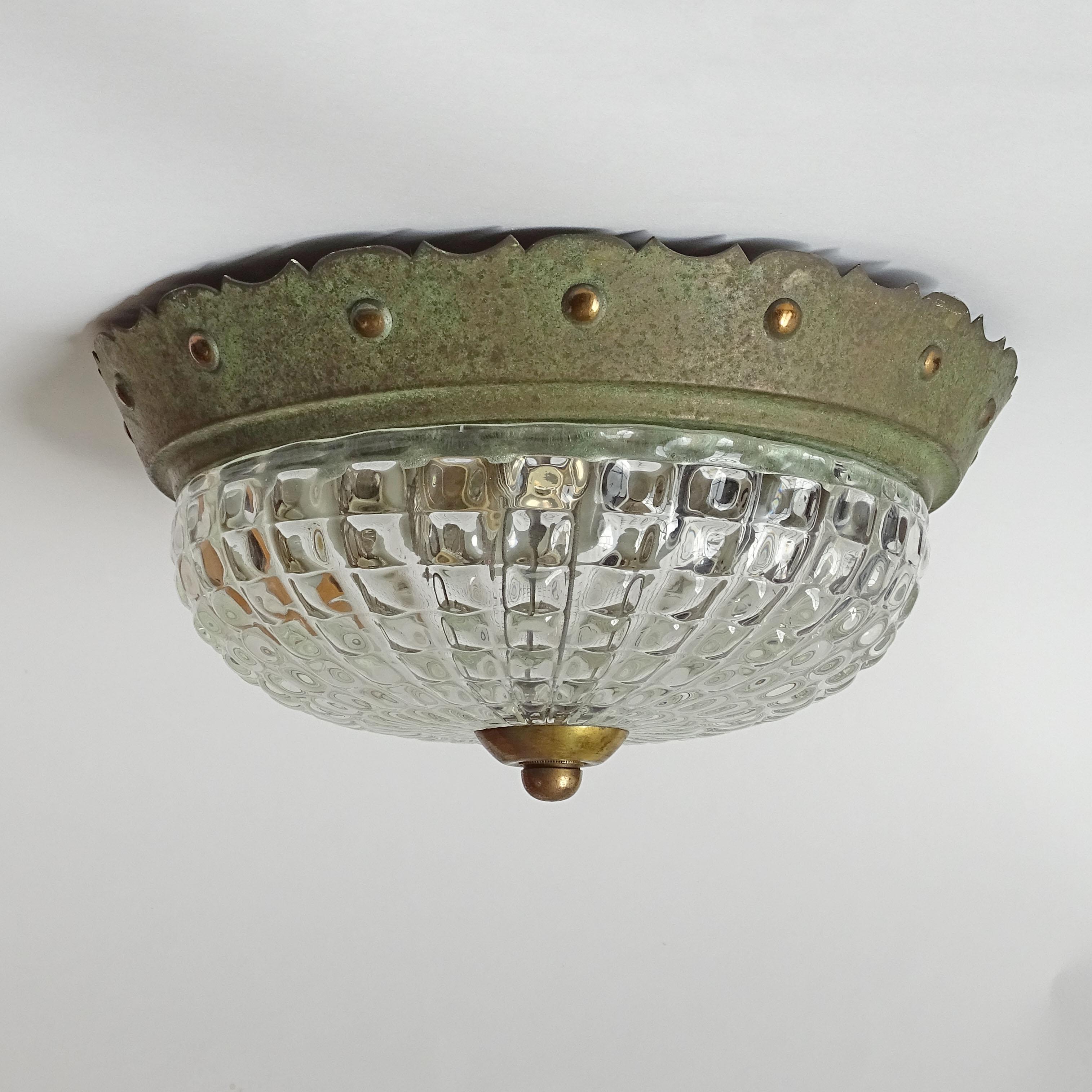 Espléndida lámpara de techo Art Decó italiana de cobre, latón y cristal de Murano, 1920
Lleva tres portalámparas