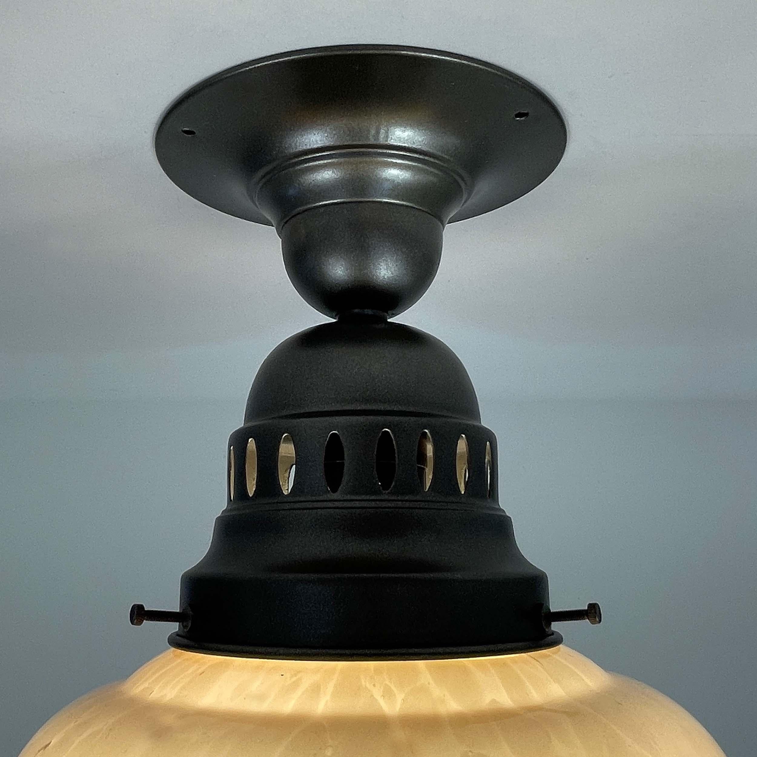 Einbaubeleuchtung im Art déco-Stil, Marmoriertes Opalglas und brüniertes Metall, Deutschland 1920er Jahre im Angebot 4