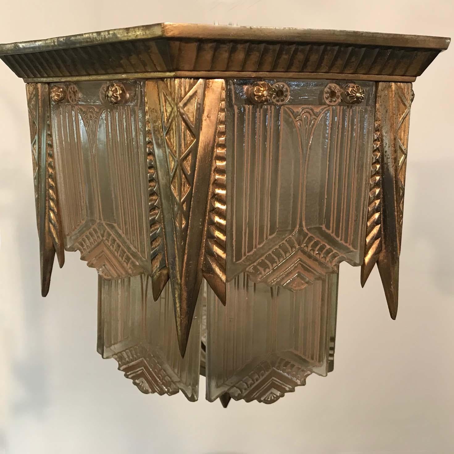 Farol Art Decó de empotrar con panel de vidrio moldeado Bronce en venta