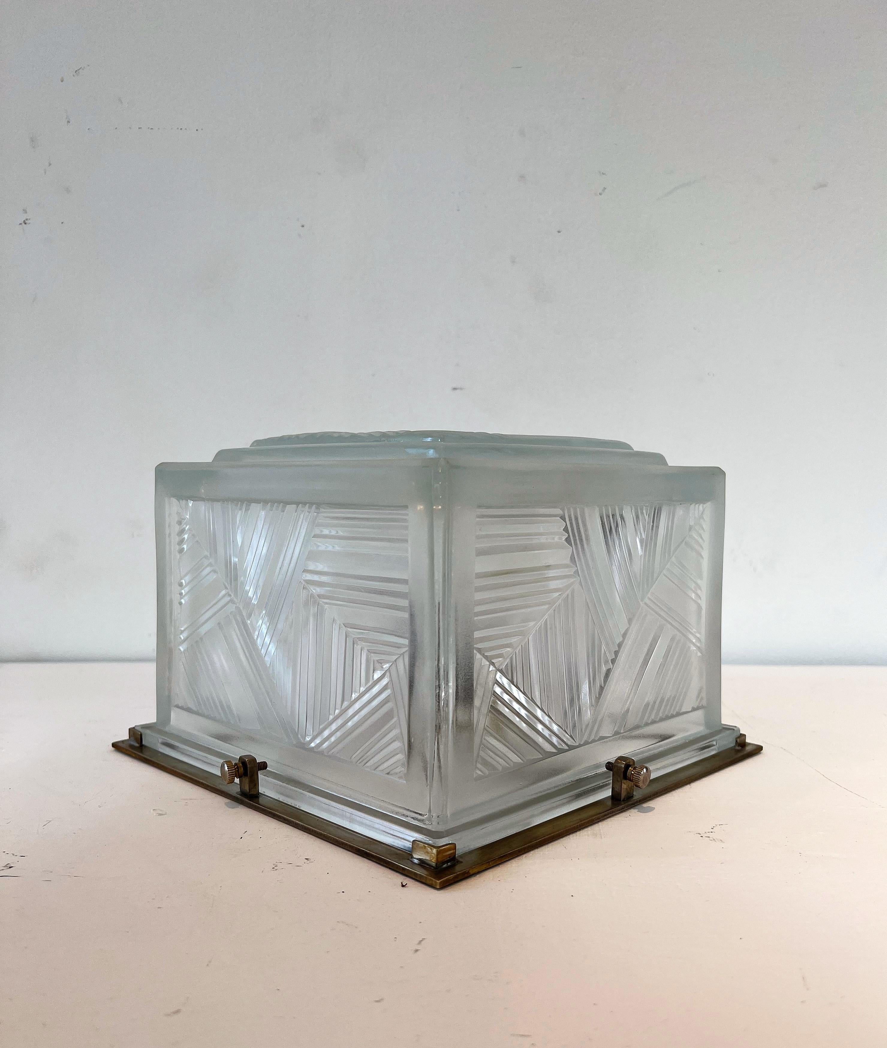 Mid-20th Century Art Deco Flush Mount or Wall Light by 'Sabino Art Glass France' circa 1930 For Sale