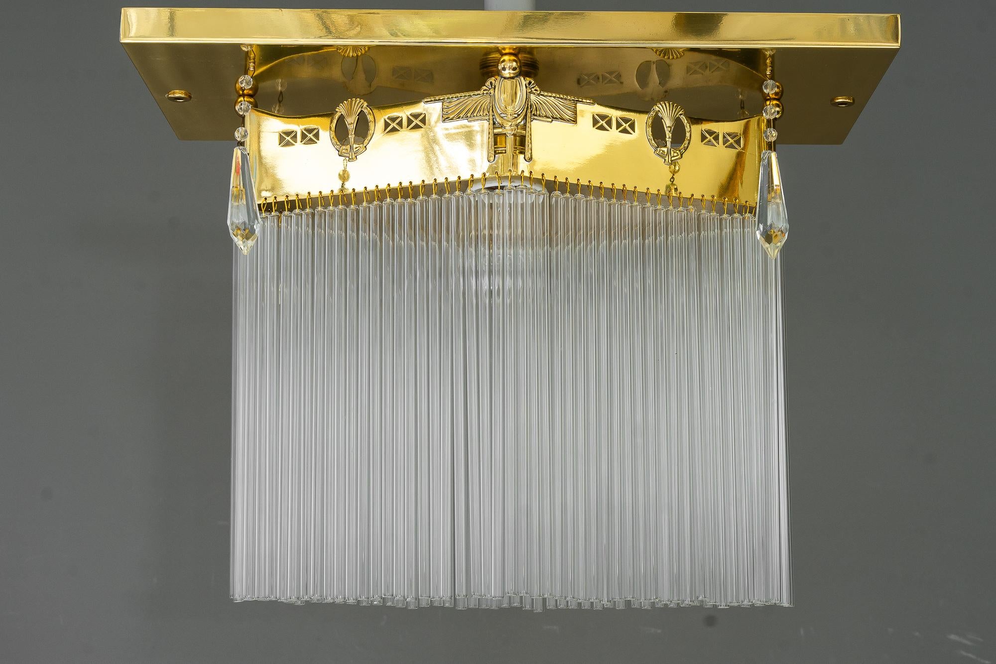 Art Déco Art Deco montatura ad incasso con bacchette di vetro e 4 prismi di vetro di Vienna intorno agli anni '20 in vendita