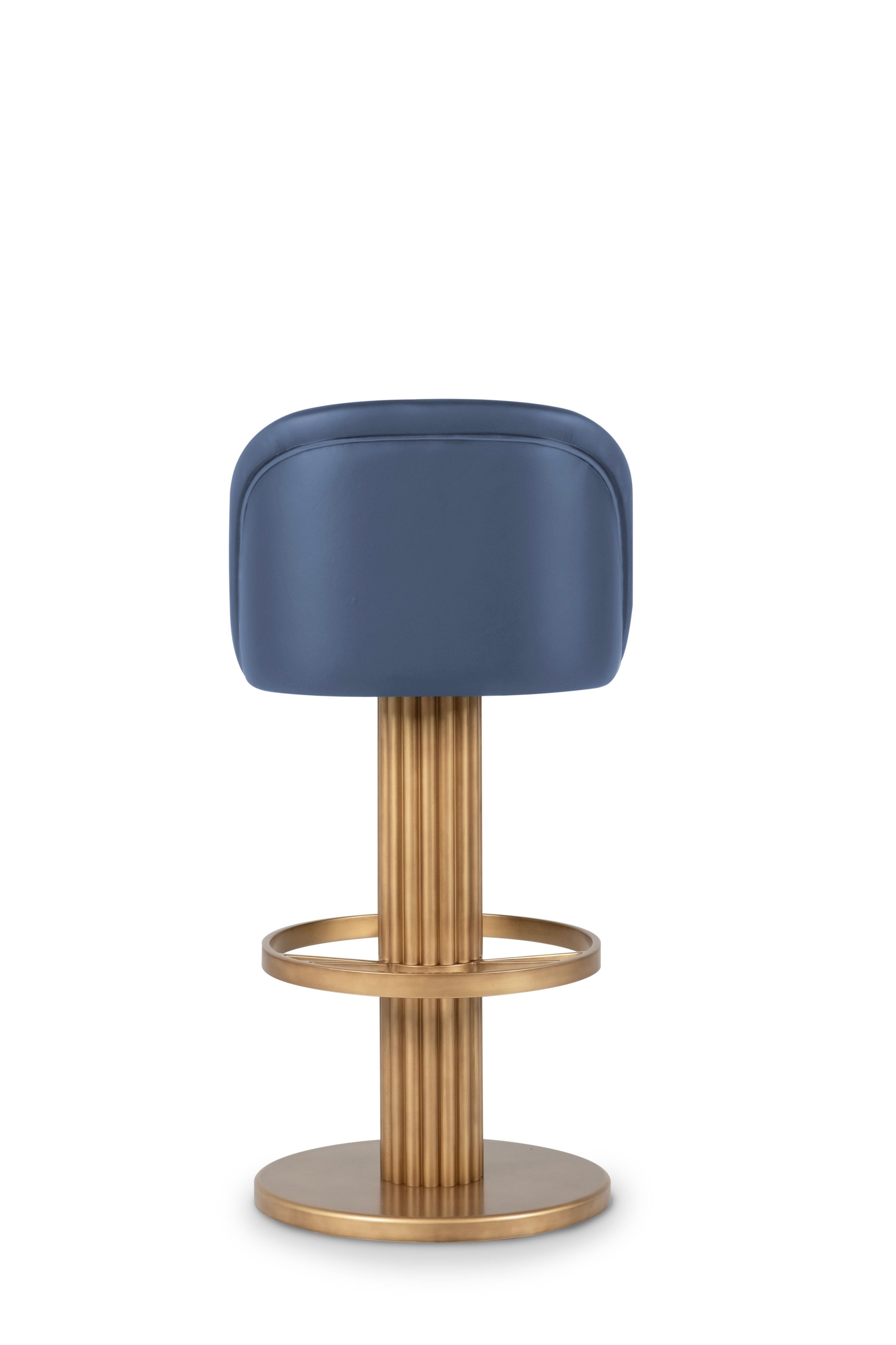 Brossé Tabouret de bar art déco en cuir bleu, fait main au Portugal par Greenapple en vente