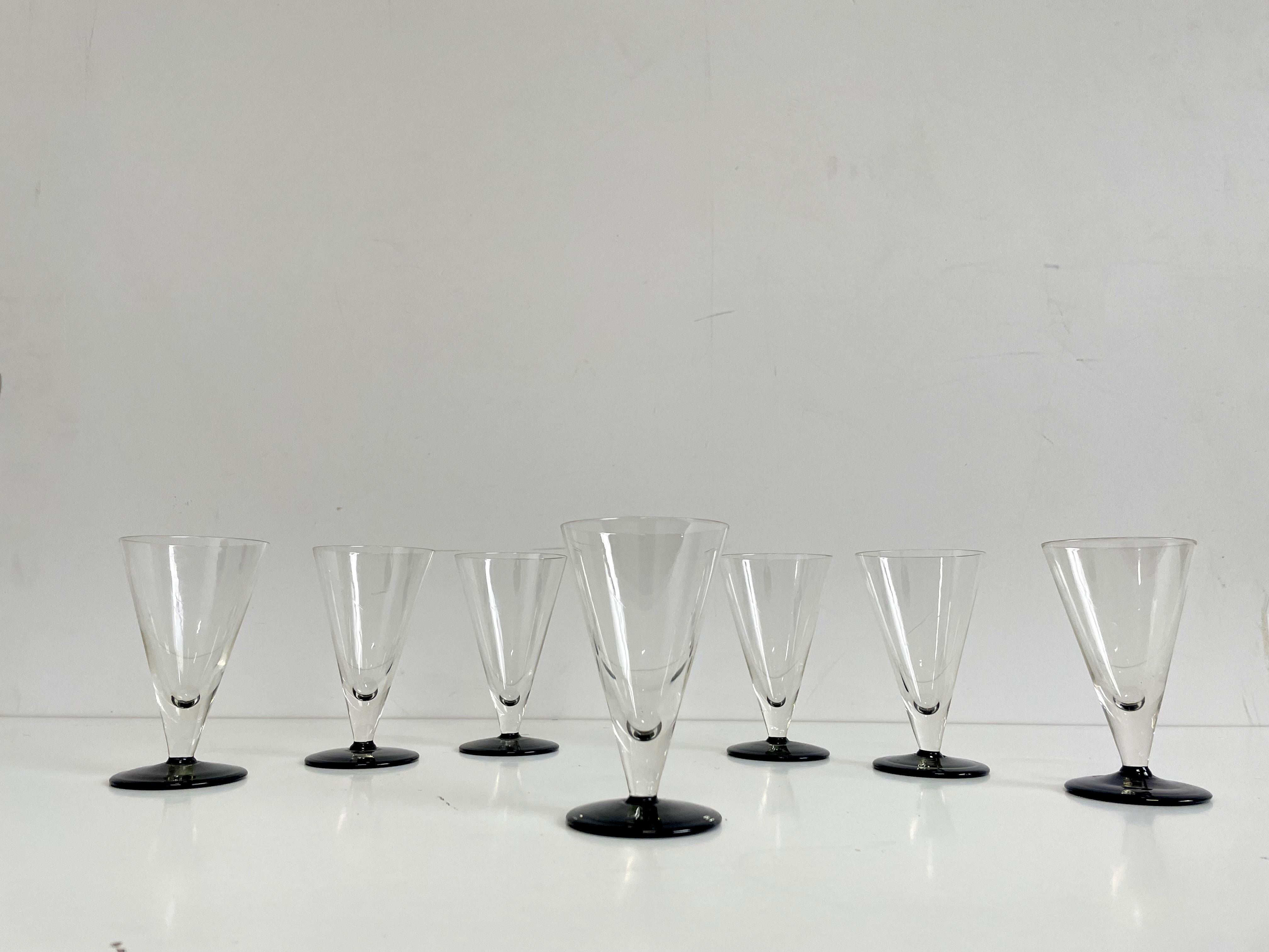 Hand-Crafted Art Deco Fluted Aperitif Drinking Glasses, Set of 7 For Sale