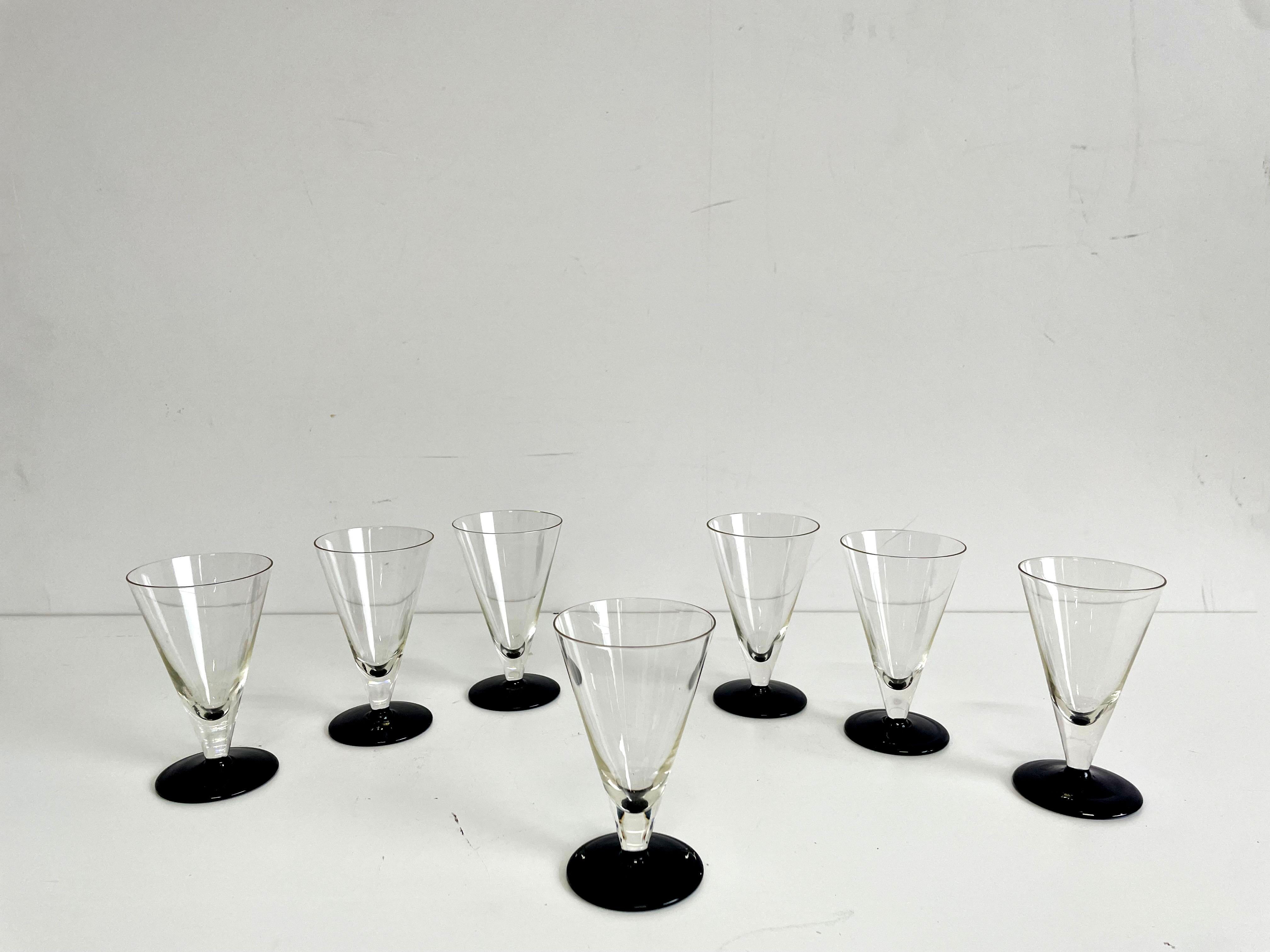 Art Deco Fluted Aperitif Drinking Glasses, Set of 7 In Good Condition For Sale In Zagreb, HR