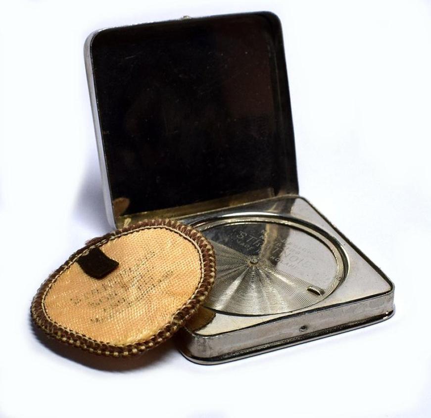 Art Deco Foiled Backed Stratnoid, 1930s Art Deco Ladies Powder Compact 3