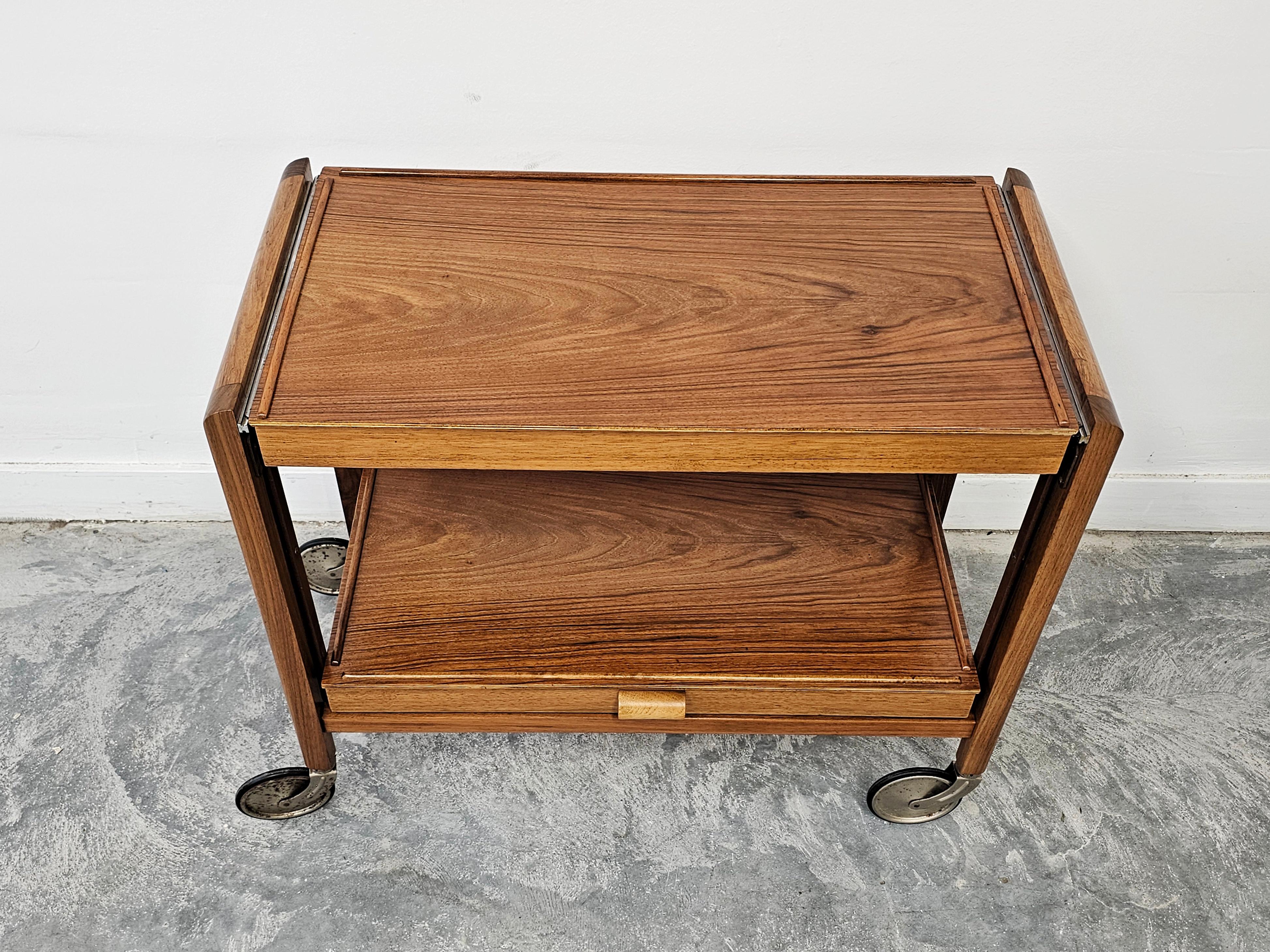 Austriaco Tavolo da cocktail o carrello pieghevole in stile Art Deco // Austria anni '20 in vendita
