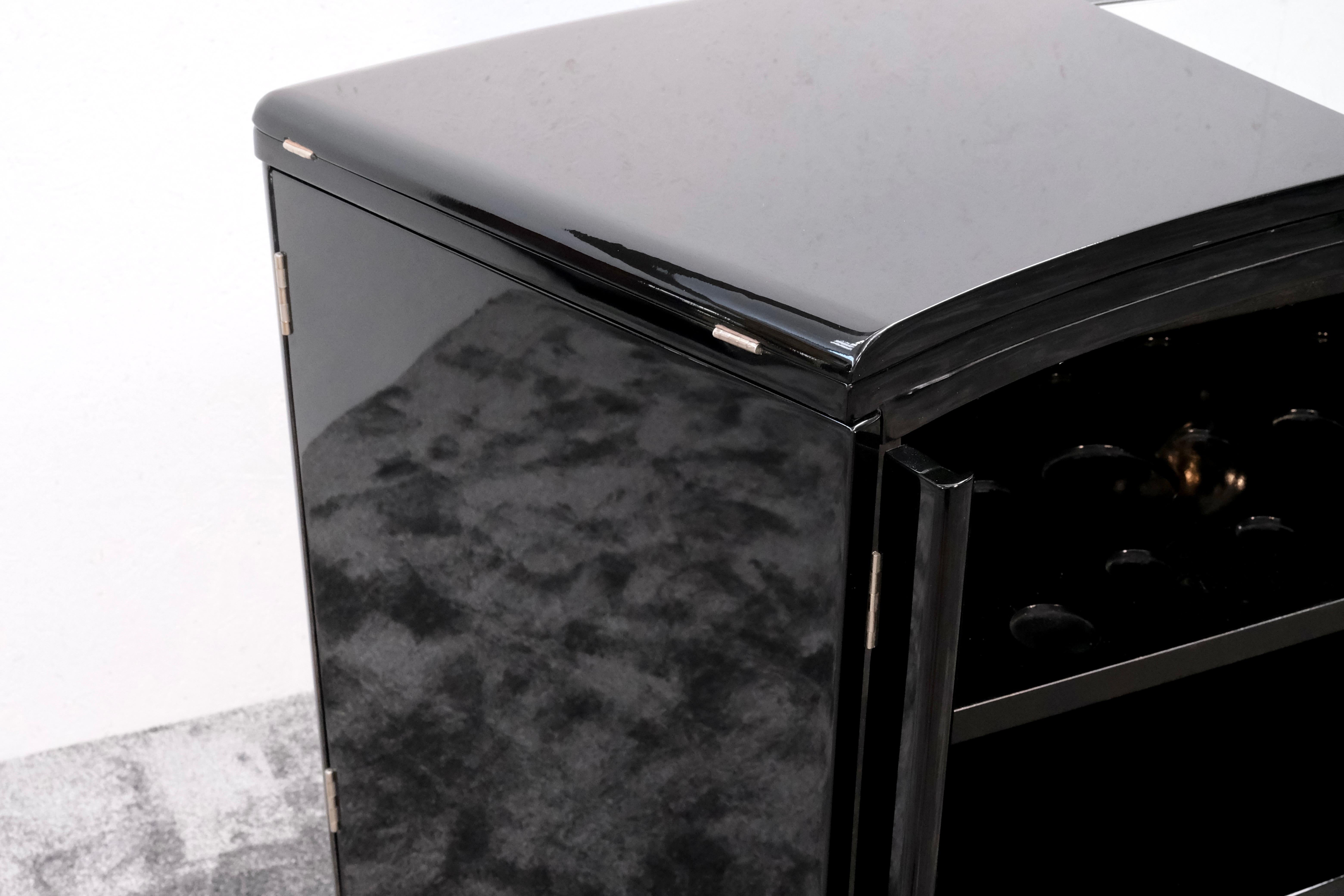 Art Deco Folding Bar Counter, France 1930s in Black Piano Lacquer on Wheels 4