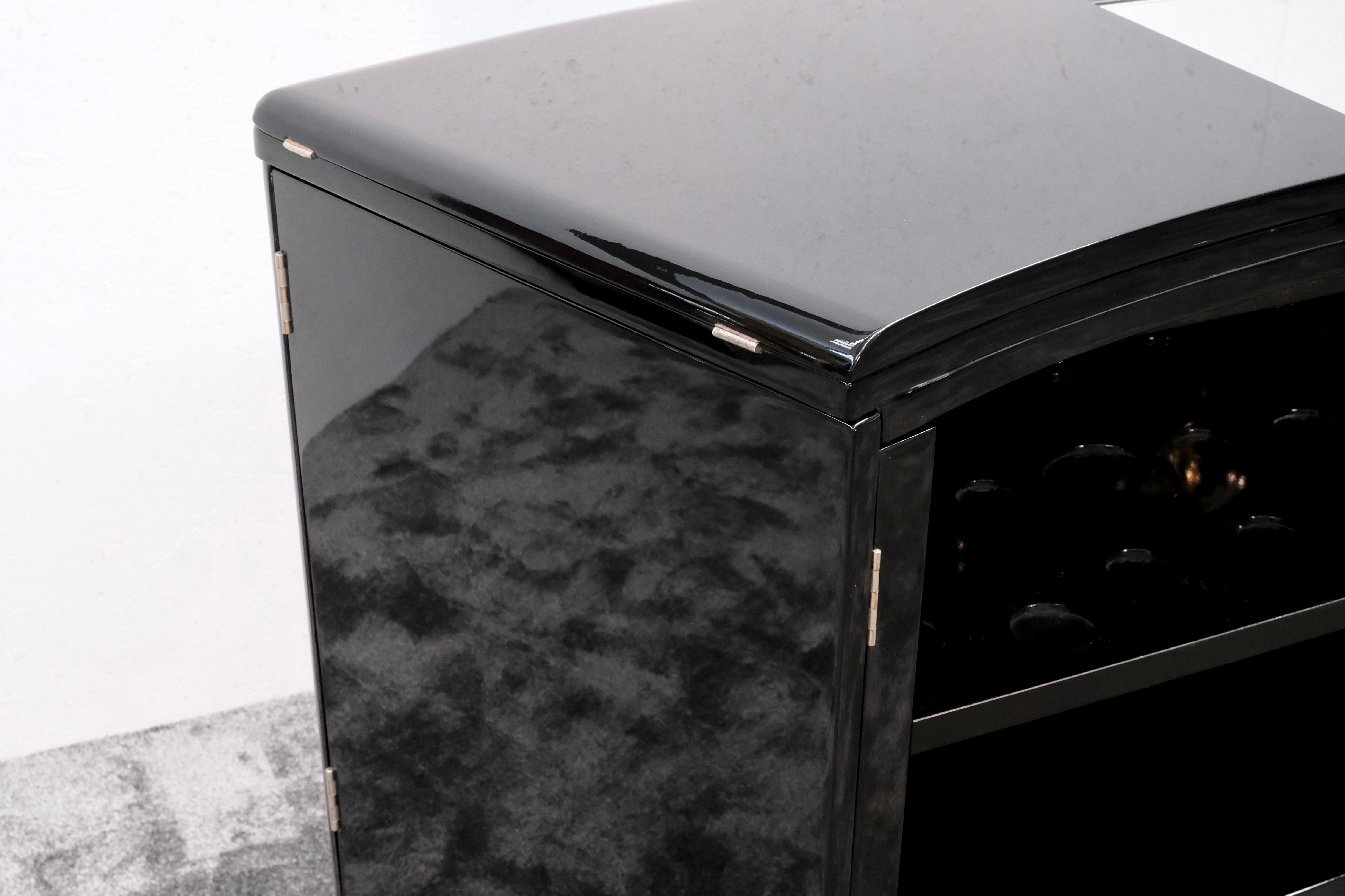 Art Deco Folding Bar Counter, France 1930s in Black Piano Lacquer on Wheels 5