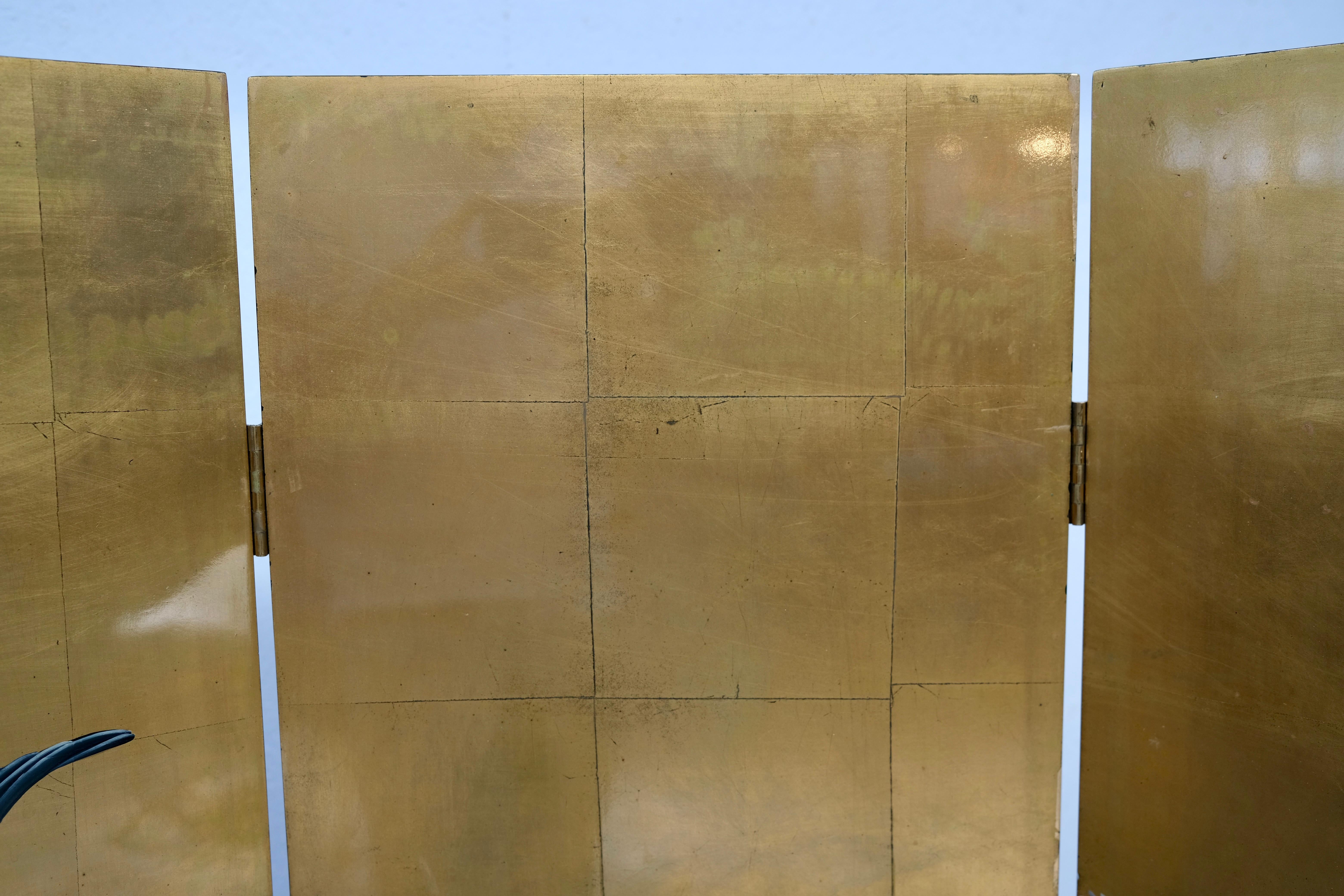 Art Deco Folding Screen with Gilded Panels and Painted Birds, France 1930/40s in vendita 2