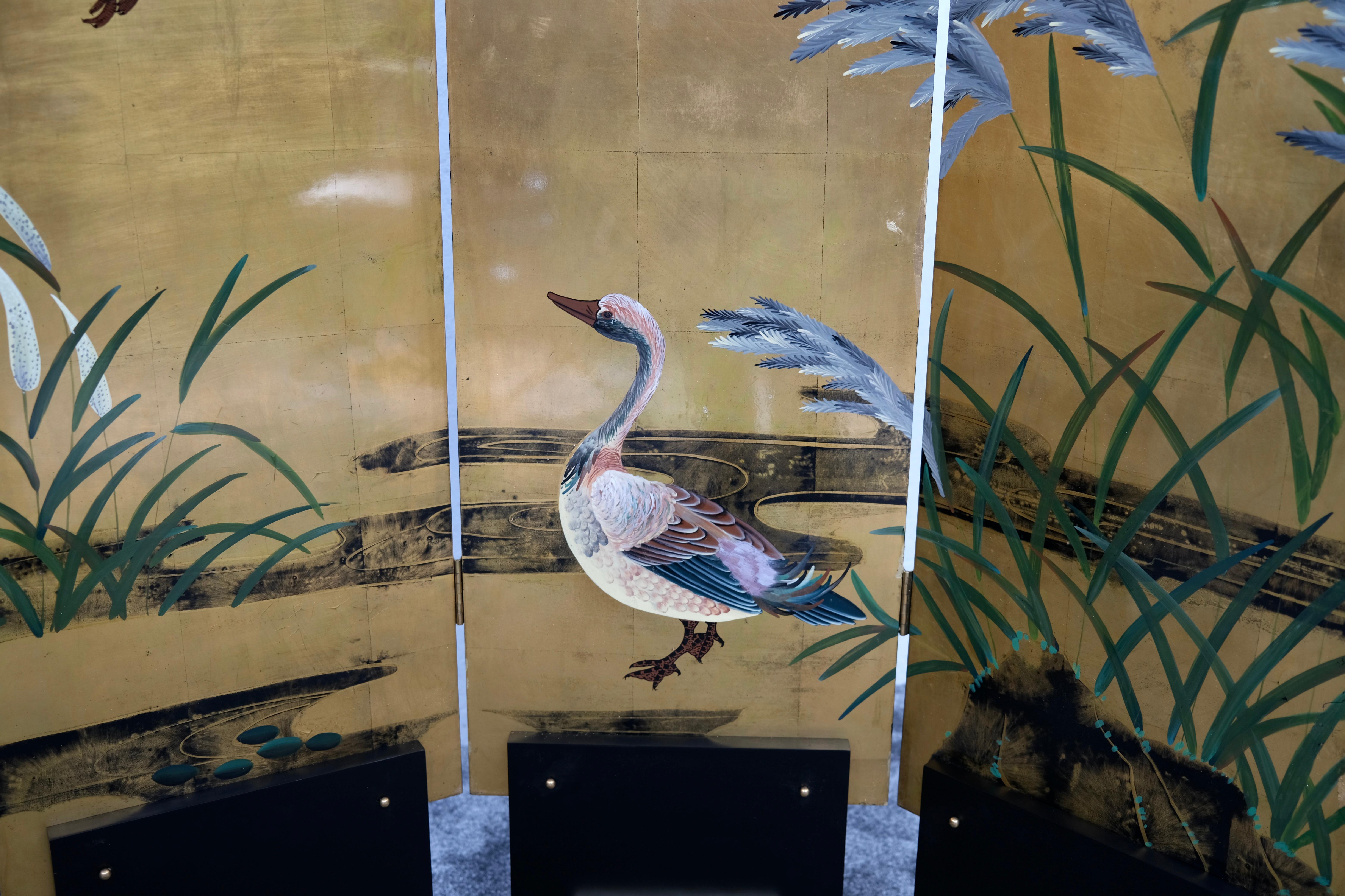 Art Deco Folding Screen with Gilded Panels and Painted Birds, France 1930/40s in vendita 3