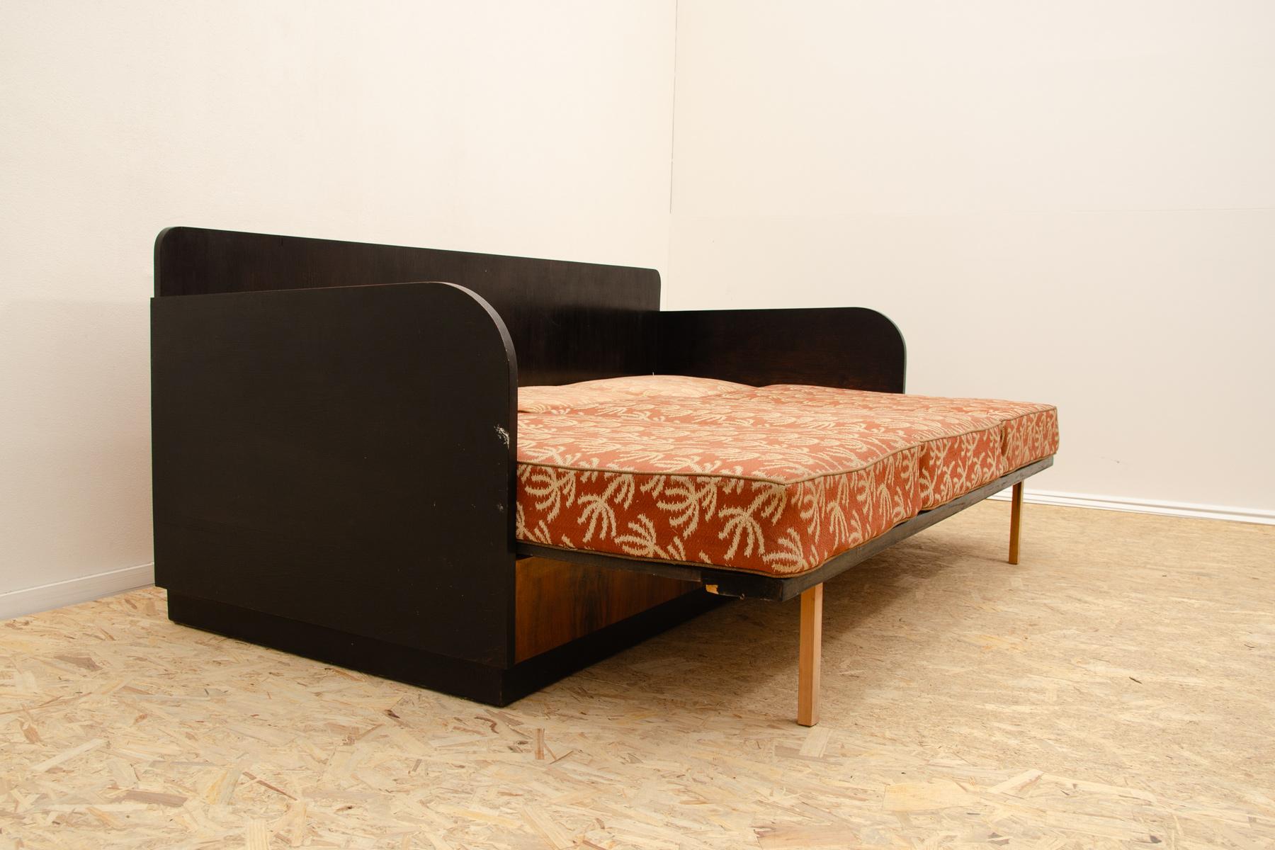 ART DECO folding sofabed by Jindřich Halabala, 1930´s, Czechoslovakia 10