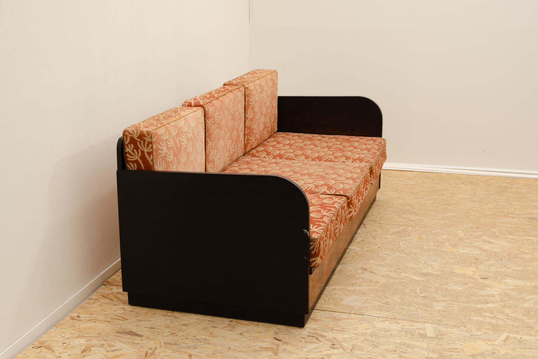 ART DECO folding sofabed by Jindřich Halabala, 1930´s, Czechoslovakia In Good Condition In Prague 8, CZ