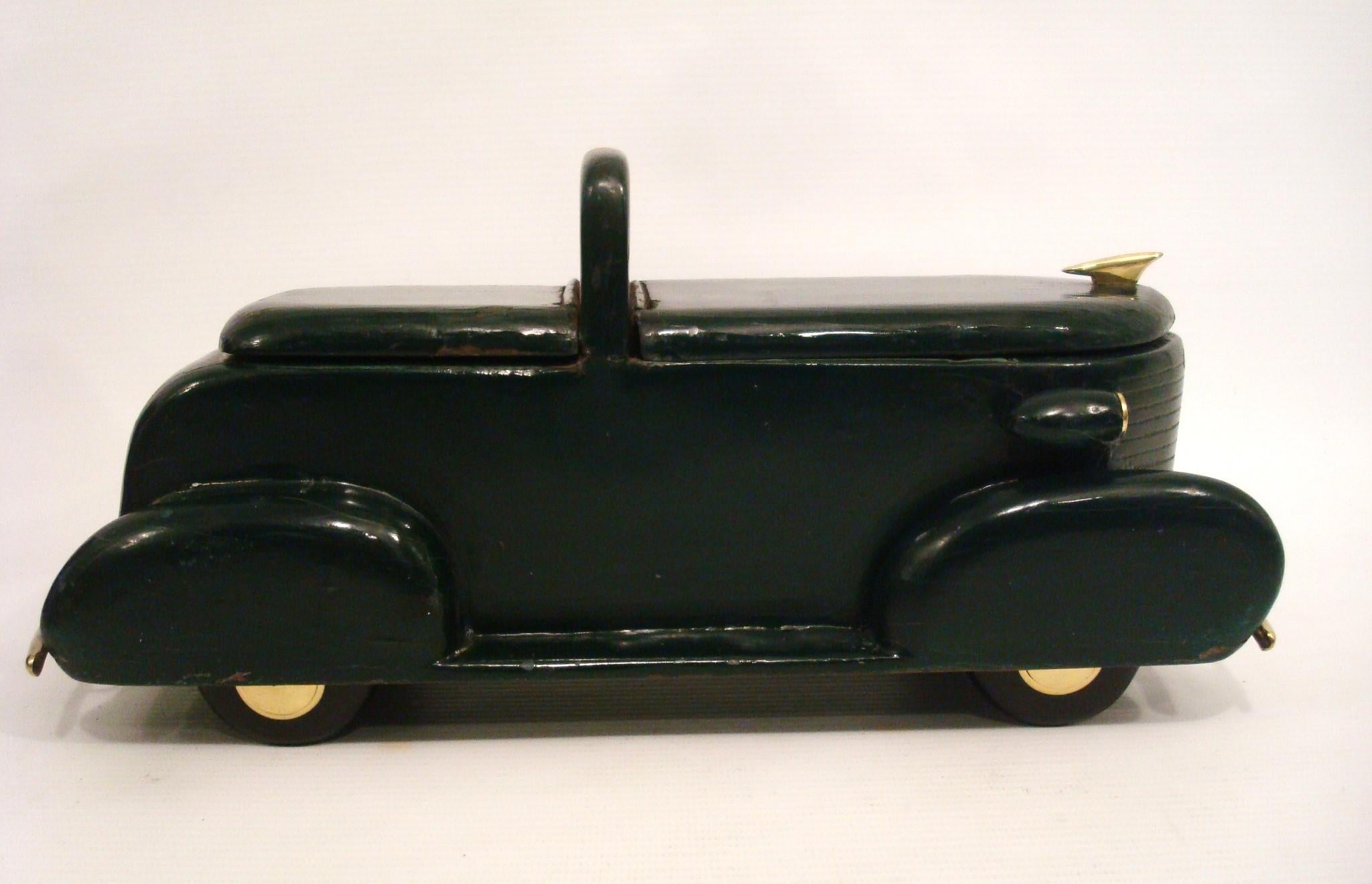 Coche Art Decó / Folk Art Tallado a Mano, EEUU Años 40 siglo XX en venta