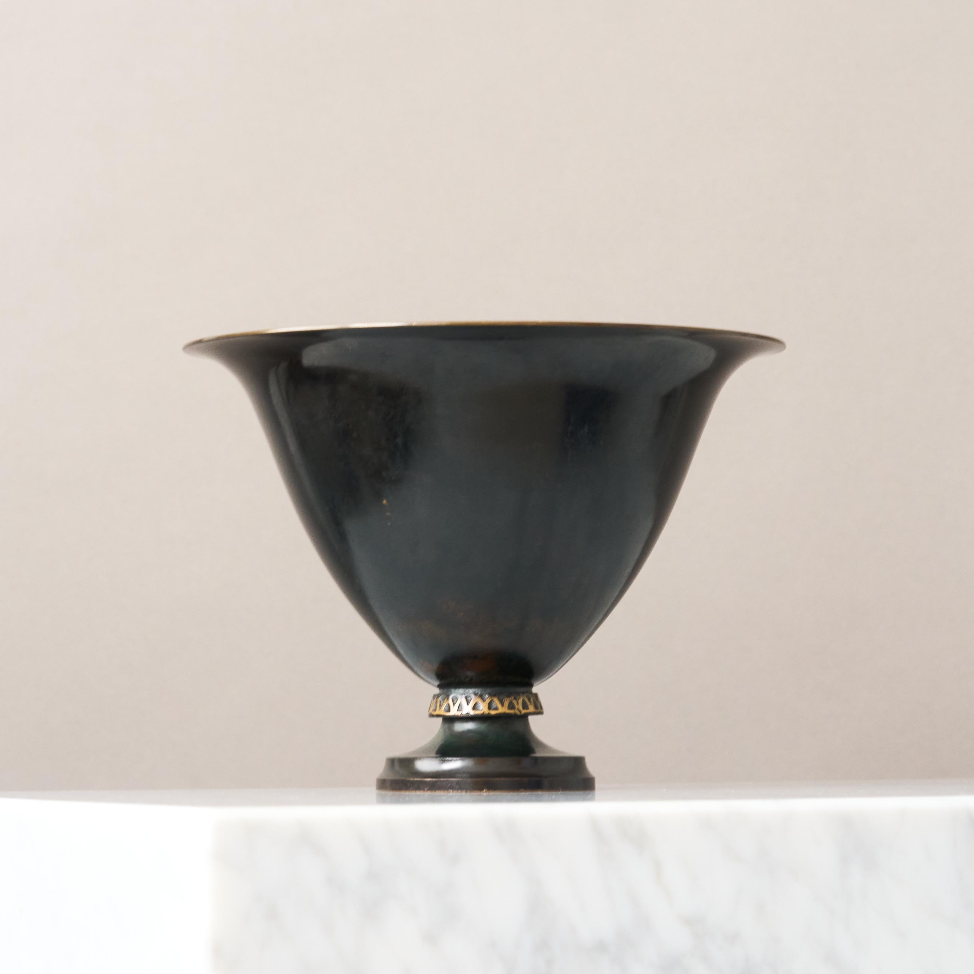 Milieu du XXe siècle Bol en bronze à pied Art déco par Frederiksberg Bronce, Danemark, années 1930. en vente