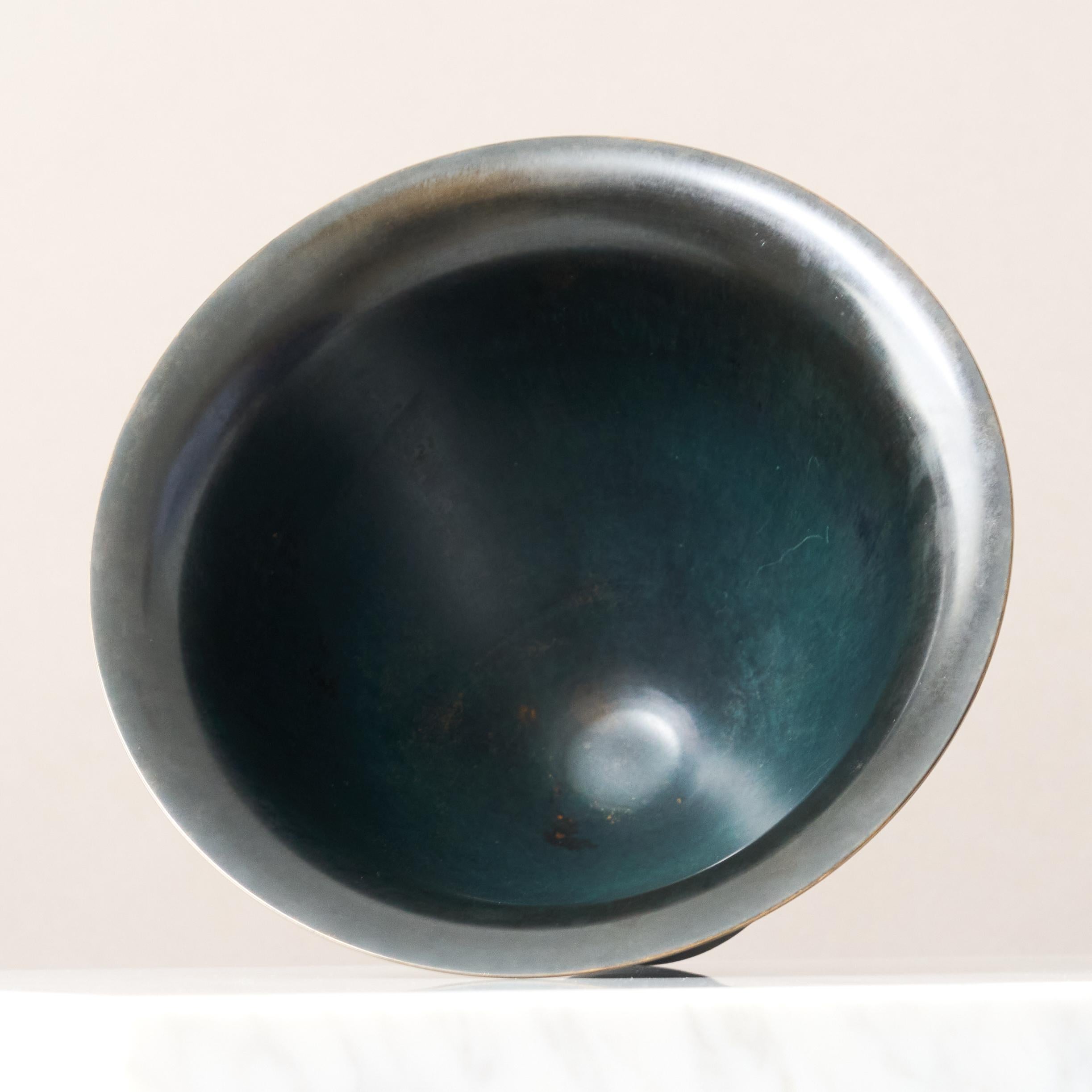 Bronze Bol en bronze à pied Art déco par Frederiksberg Bronce, Danemark, années 1930. en vente