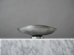 Ciotola in peltro in stile Art Déco con piedini, di Edvin Ollers, Svezia, anni ’50. Svenskt Tenn.