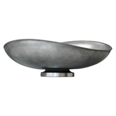 Ciotola in peltro in stile Art Déco con piedini, di Edvin Ollers, Svezia, anni ’50. Svenskt Tenn.