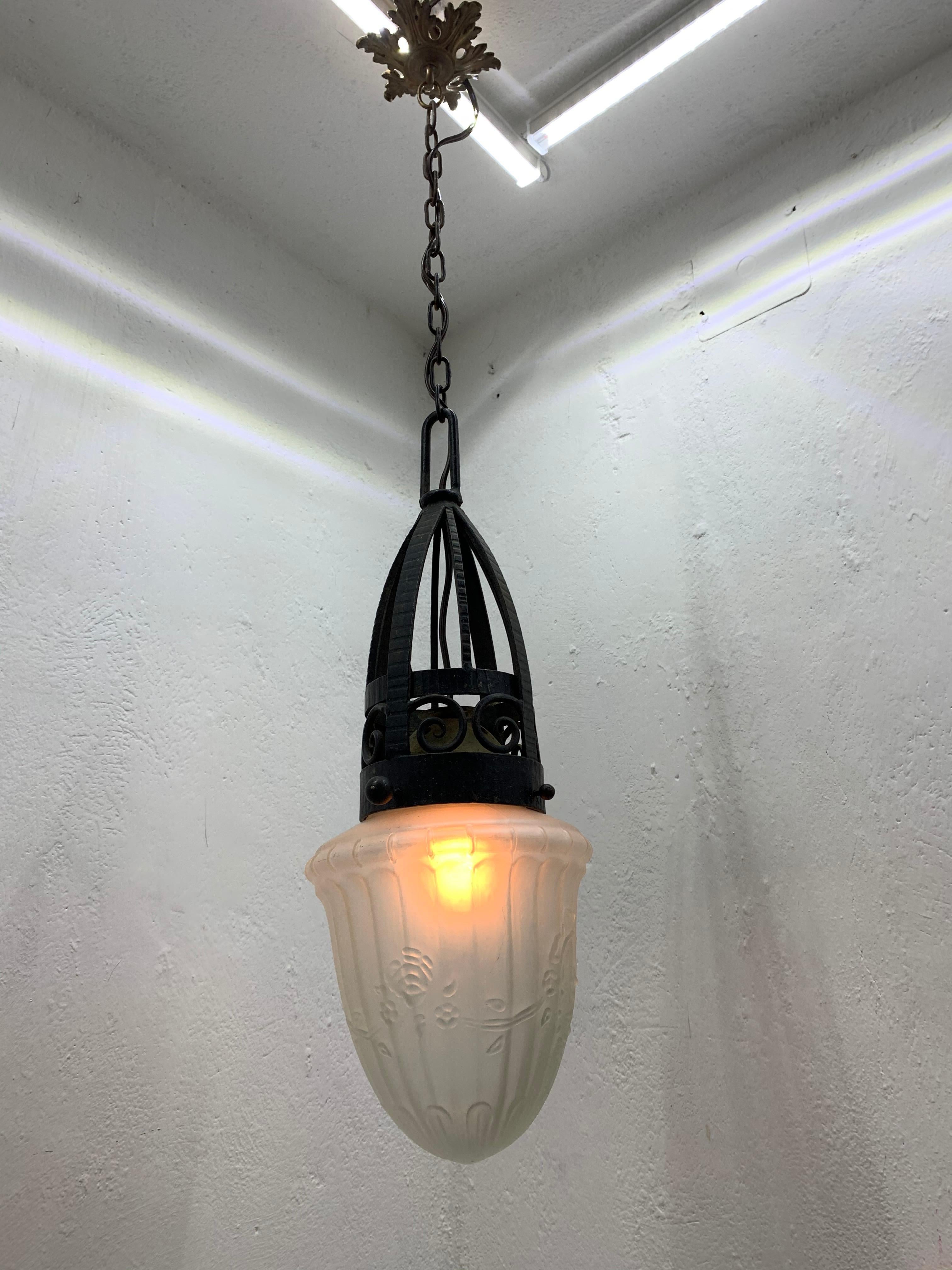 Art Deco Forged Iron and Pressed Glass Lantern ITSO Edgar Brandt, circa 1930 In Good Condition For Sale In Merida, Yucatan