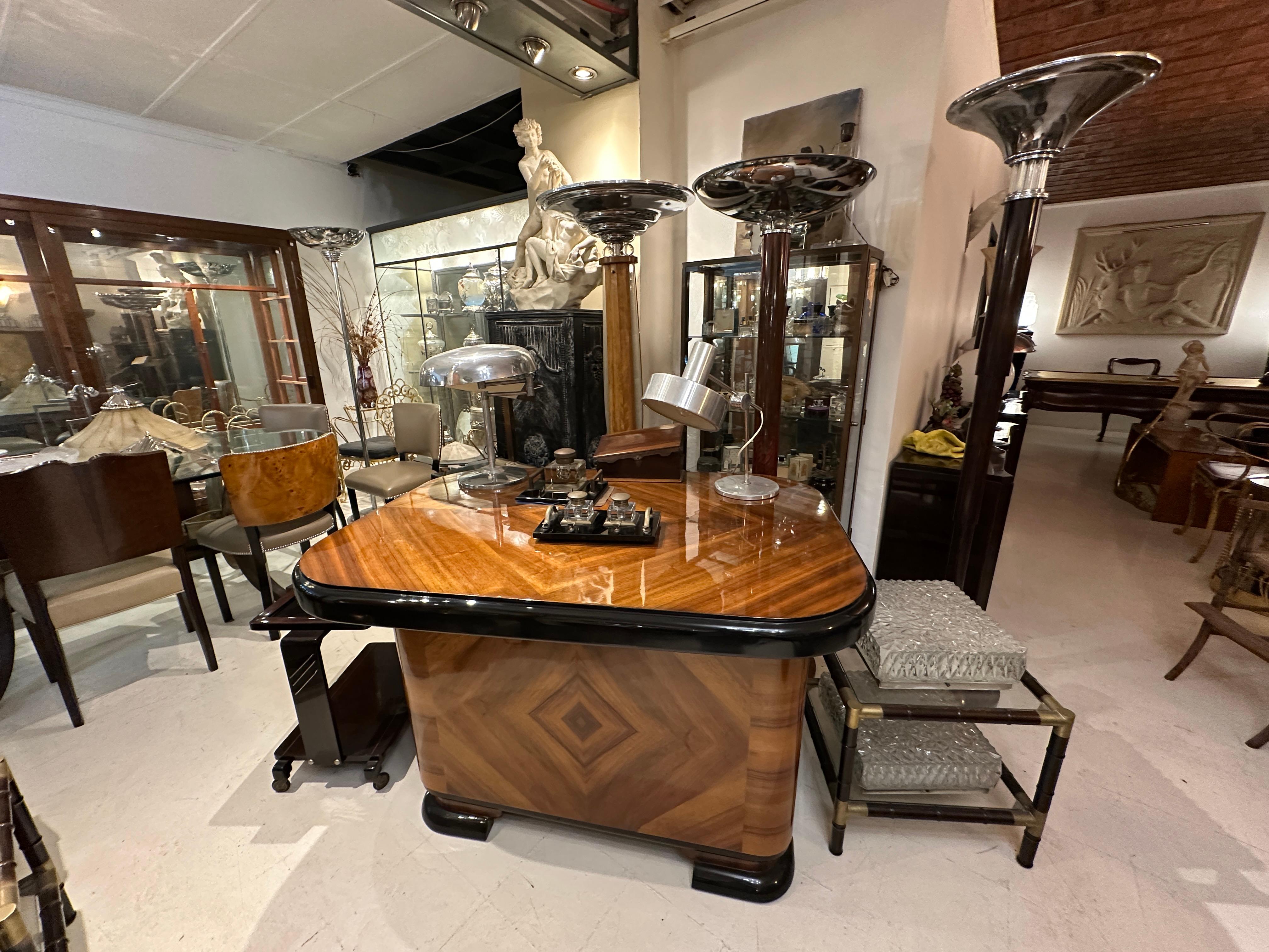 Art Decó, Francia, Materiales, Hierro , Madera, Cristal y Cromo en venta 13