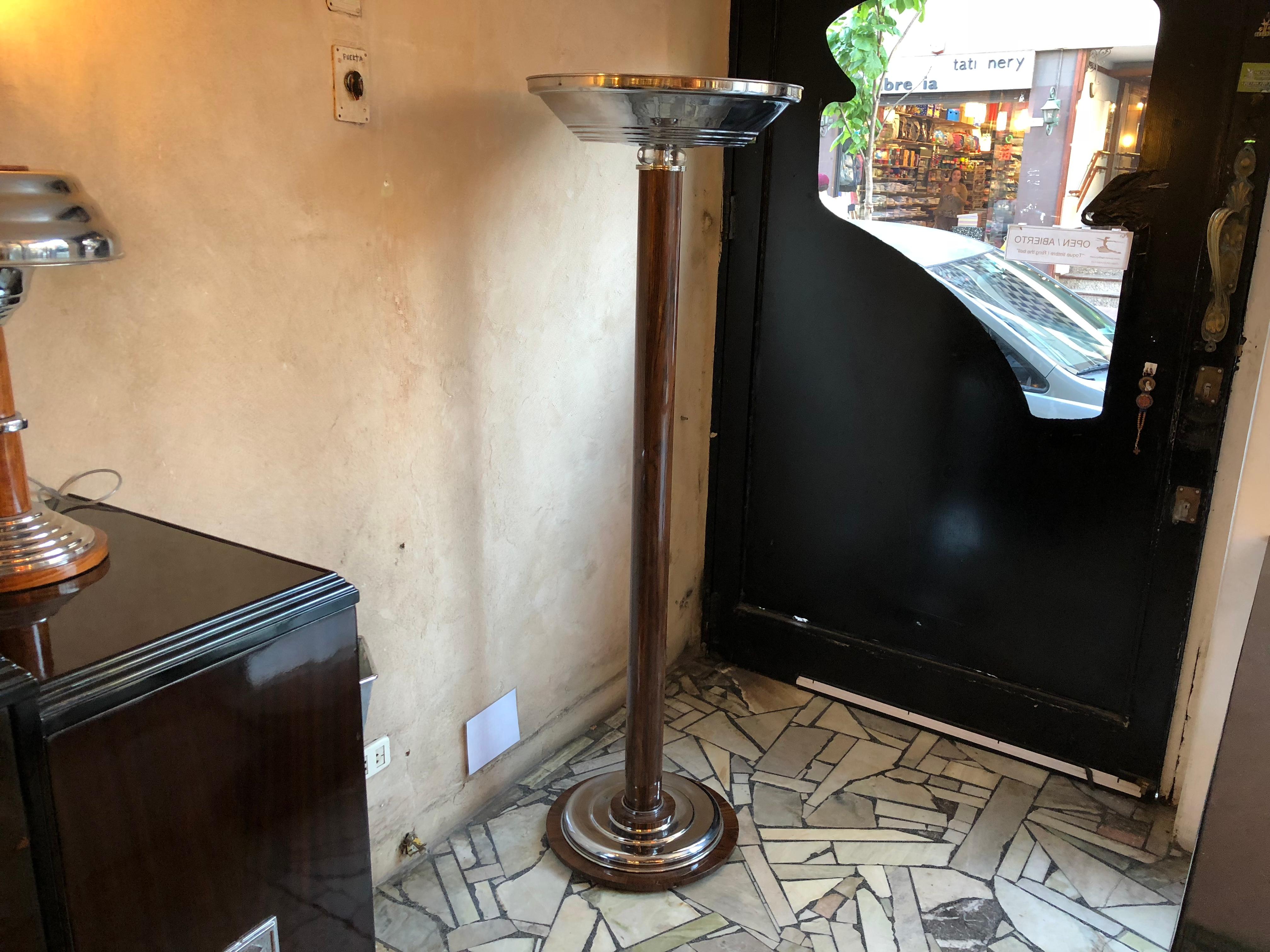 2 floor lamps Art Deco
Materials: wood, glass, chrome
France
1930
You want to live in the golden years, those are the floor lamps that your project needs.
We have specialized in the sale of Art Deco and Art Nouveau styles since 1982.
Pushing the