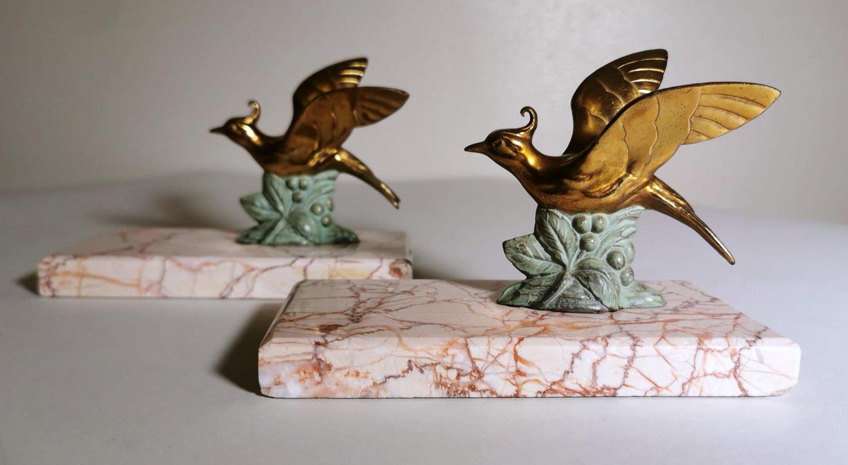 Cast Art Deco France Pair Of Metal Bird Bookends With Fine Marble Base For Sale