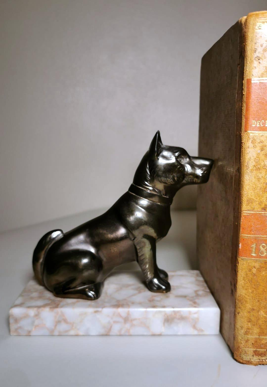 Art Deco France Pair of Metal Bookends Dogs and Fine Marble Base In Good Condition In Prato, Tuscany