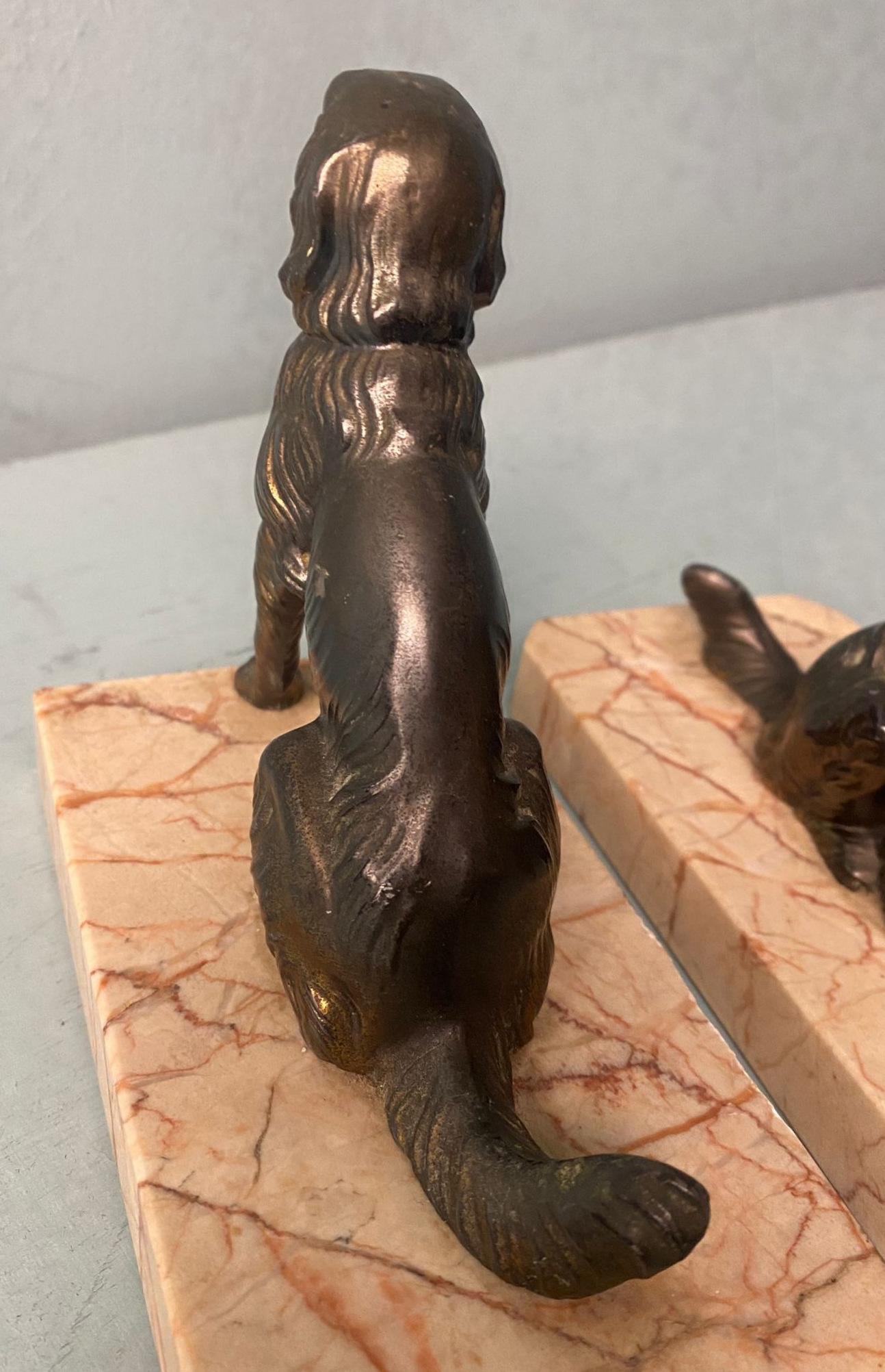 Art Deco France Pair Of Metal Bookends Featuring Dogs With A Fine Marble Base For Sale 7