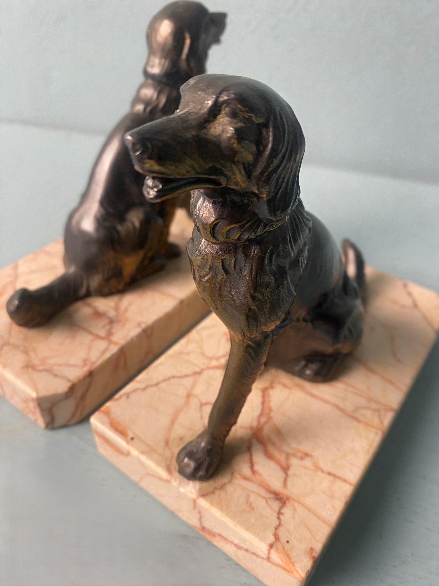 Art Deco France Pair Of Metal Bookends Featuring Dogs With A Fine Marble Base For Sale 8