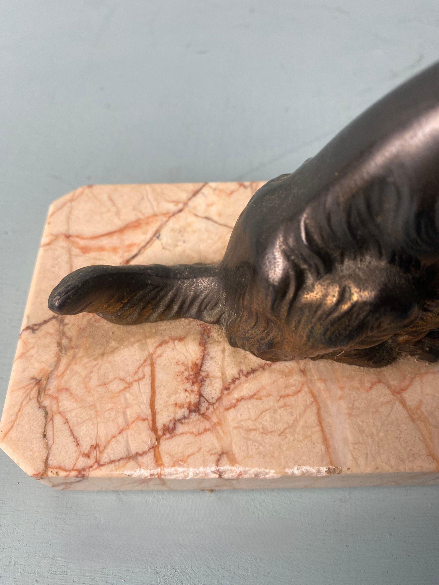 Art Deco France Pair Of Metal Bookends Featuring Dogs With A Fine Marble Base For Sale 10
