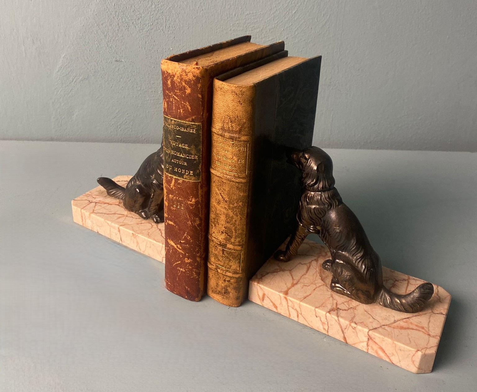 Art Deco France Pair Of Metal Bookends Featuring Dogs With A Fine Marble Base For Sale 12