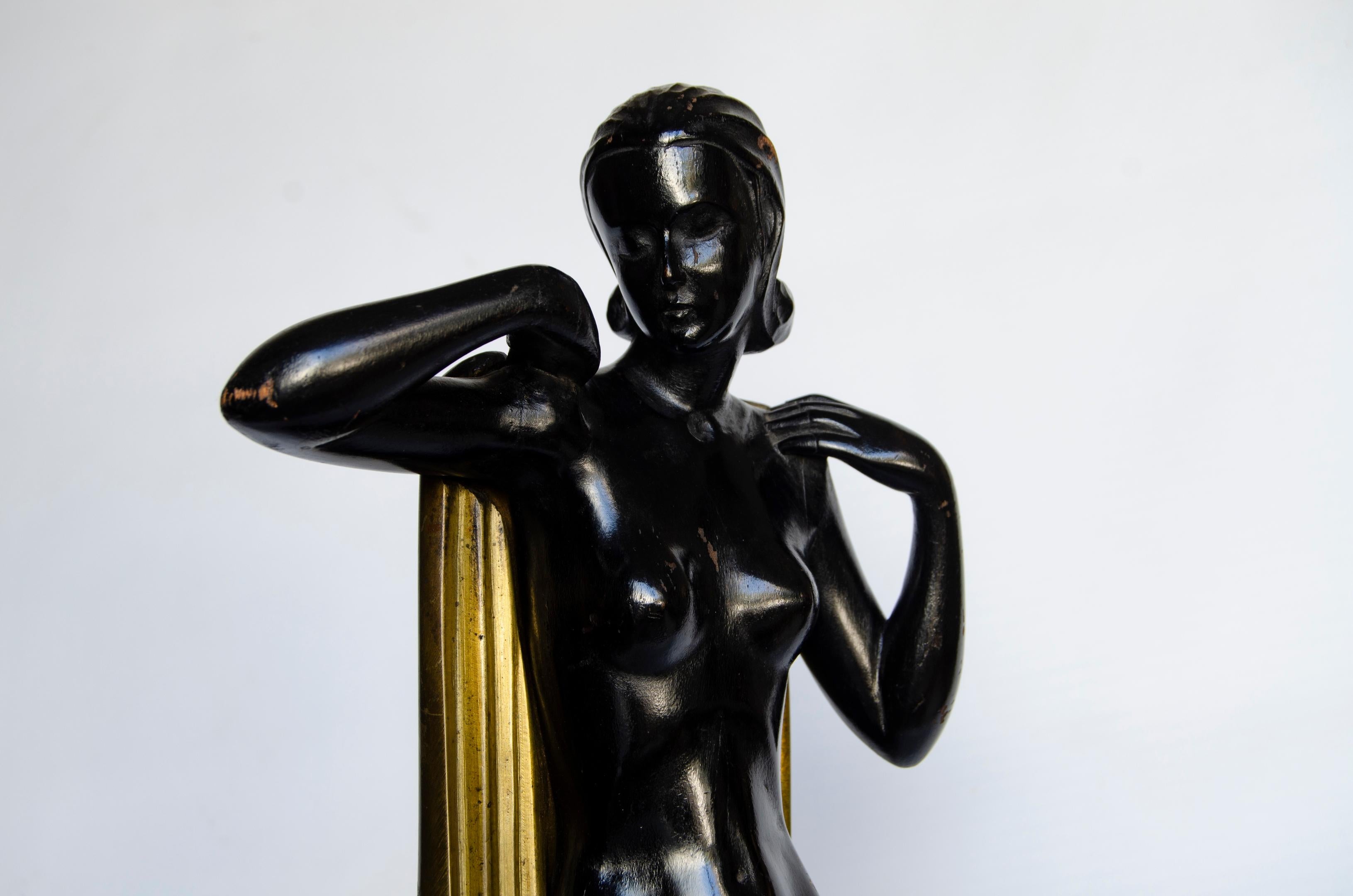 Art Déco Francia Escultura de mujer Francés en venta