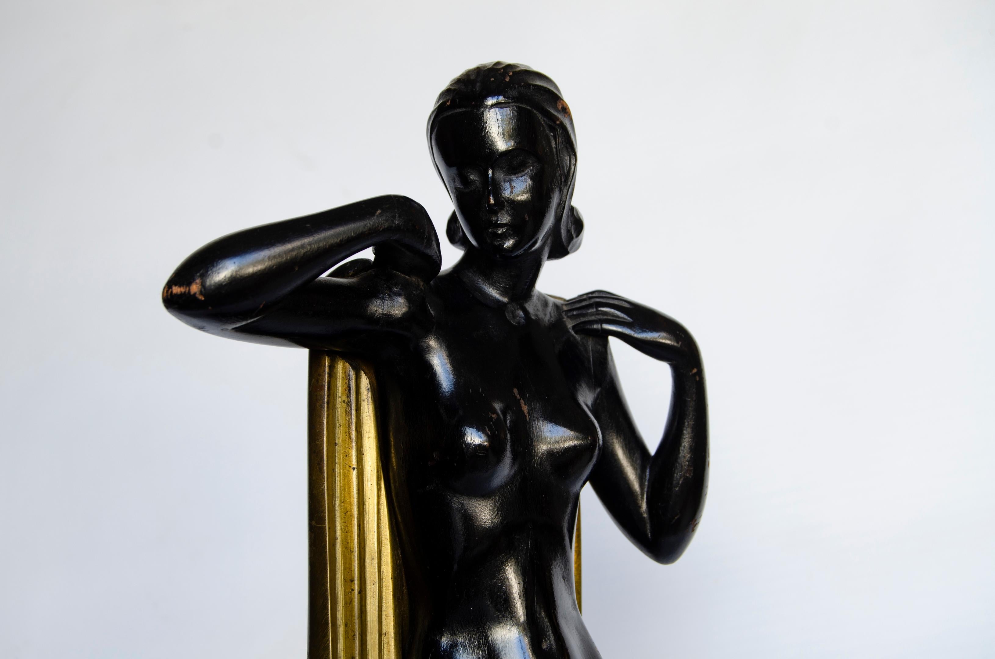 Art Deco France Woman Figure In Good Condition For Sale In Buenos Aires, Argentina