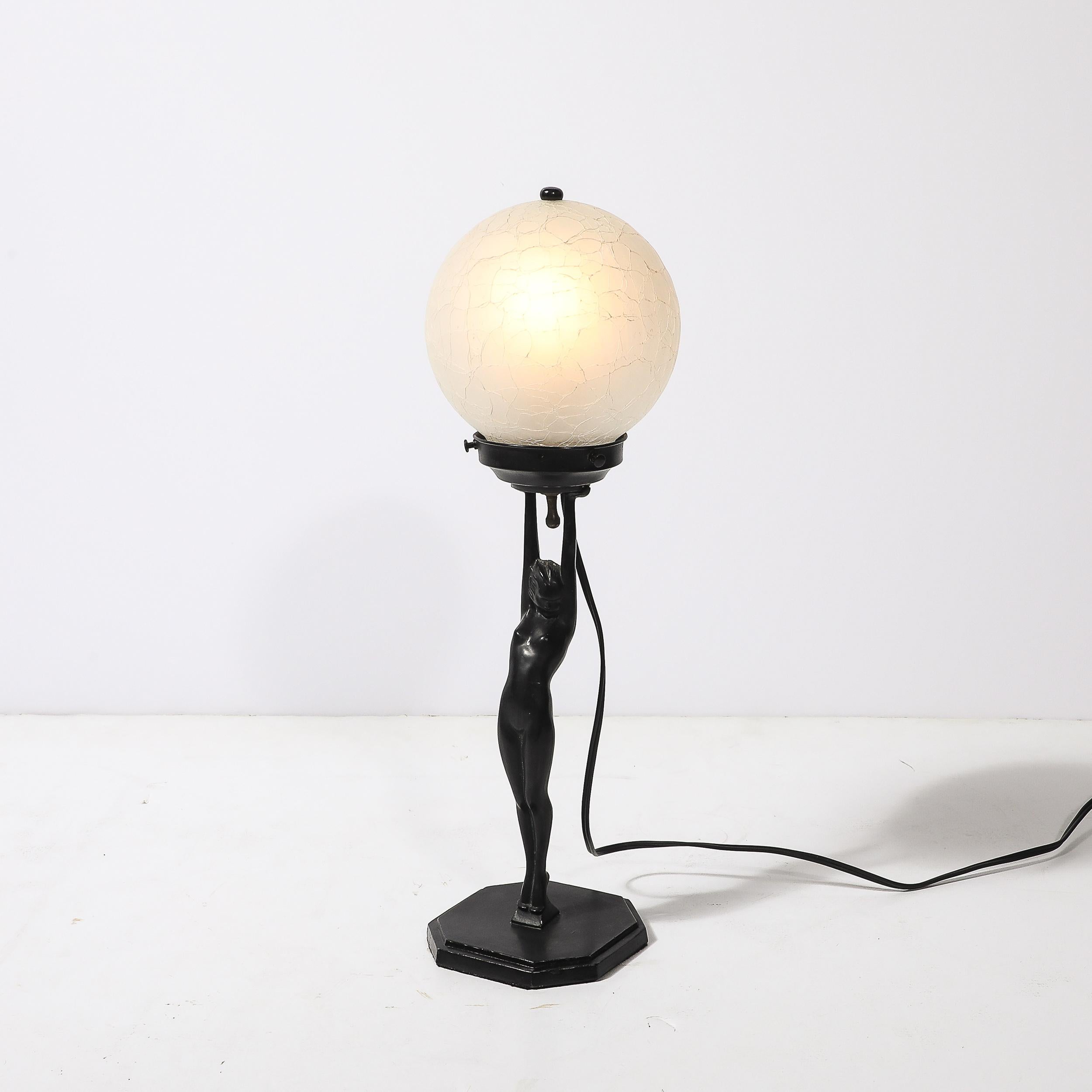 Lampada da tavolo Art Deco Frankart L210 con paralume in bronzo nudo e vetro bianco craqueleur in vendita 9